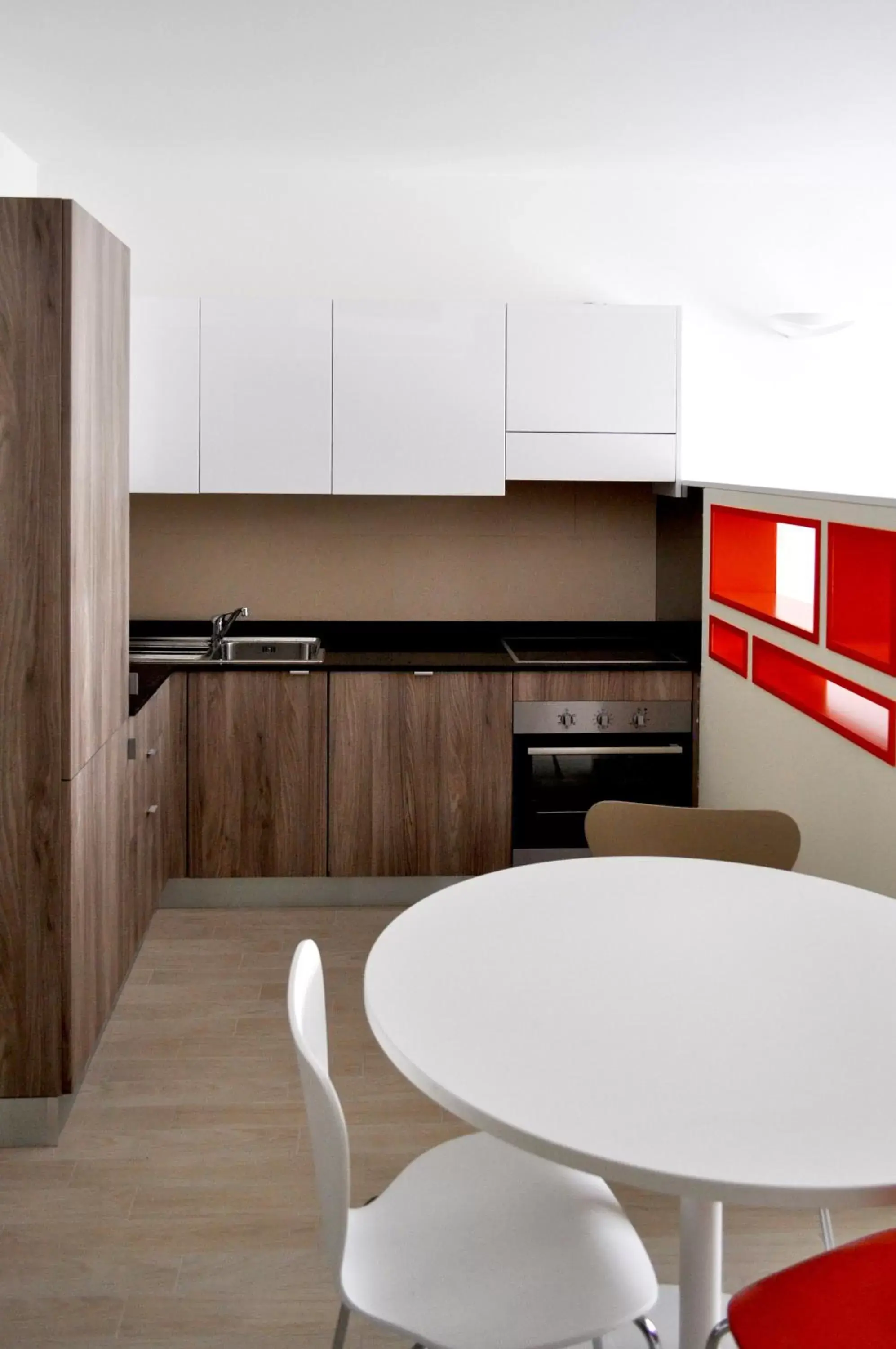 Kitchen or kitchenette, Dining Area in BB Hotels Aparthotel Bicocca