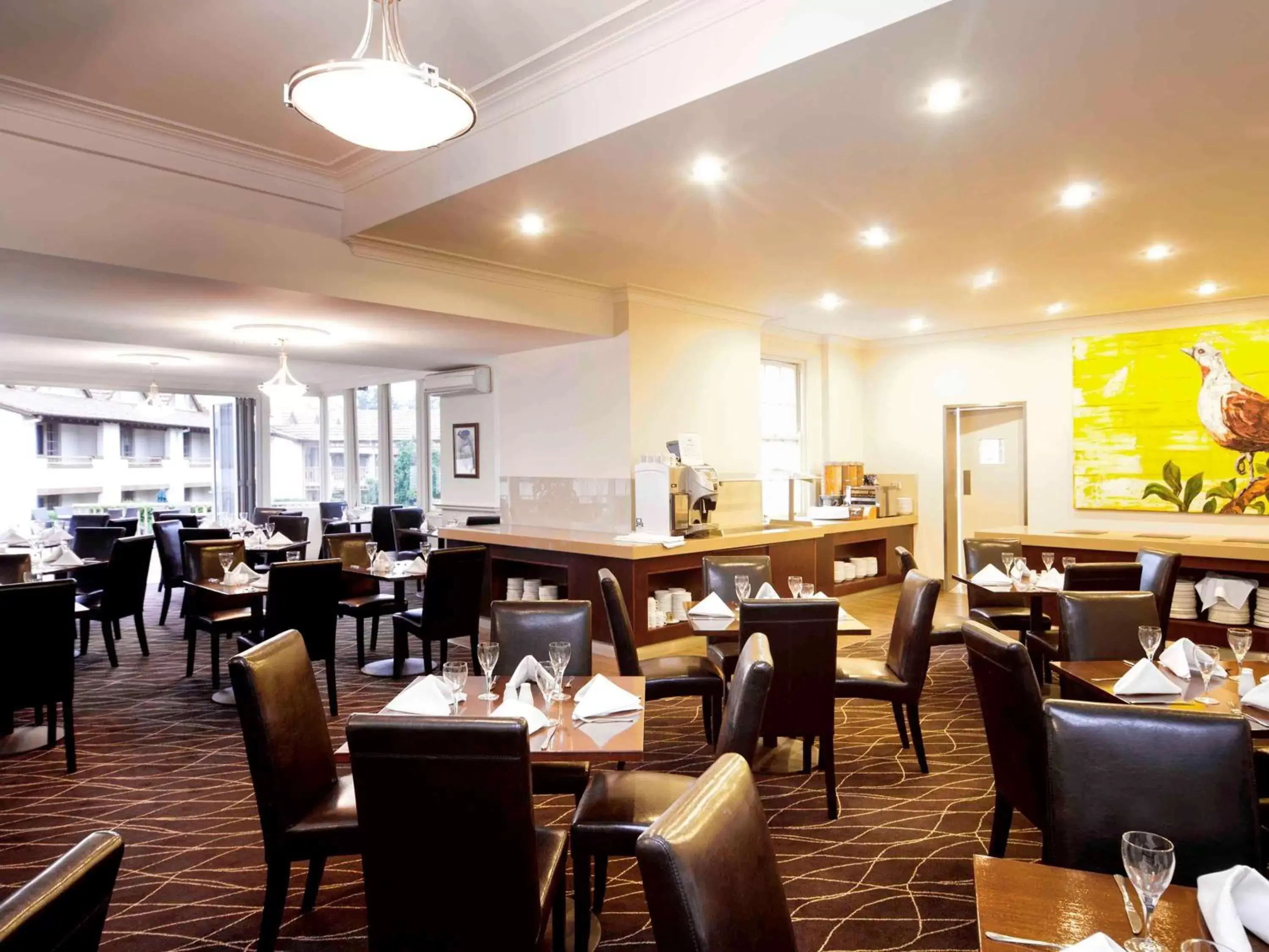 Restaurant/Places to Eat in Mercure Canberra