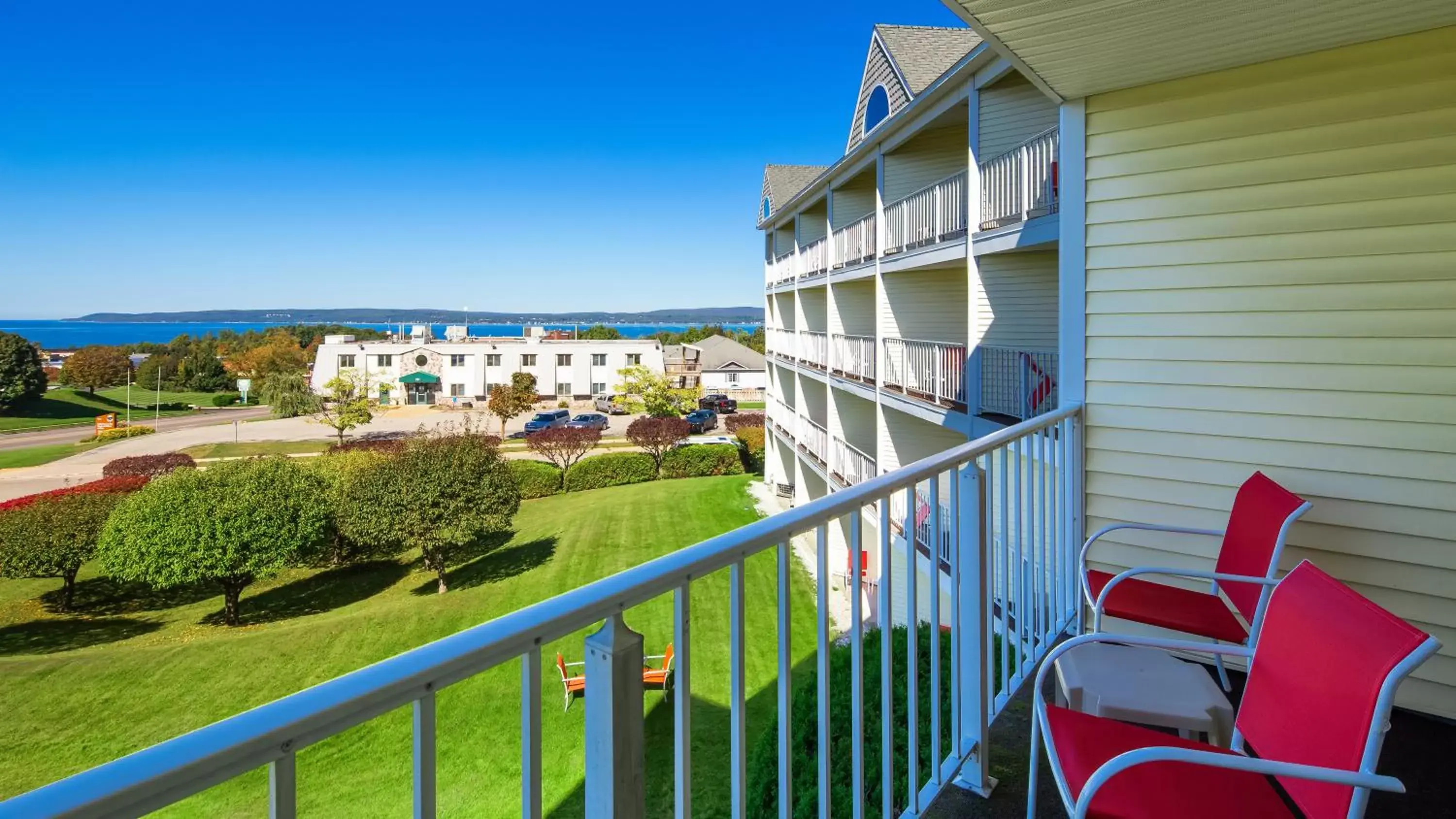 Balcony/Terrace in Apple Tree Inn; SureStay Collection by Best Western