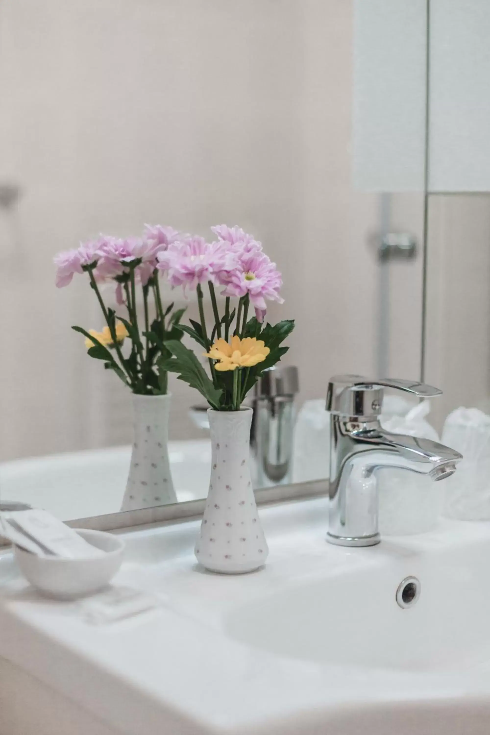 Shower, Bathroom in Hotel Peko