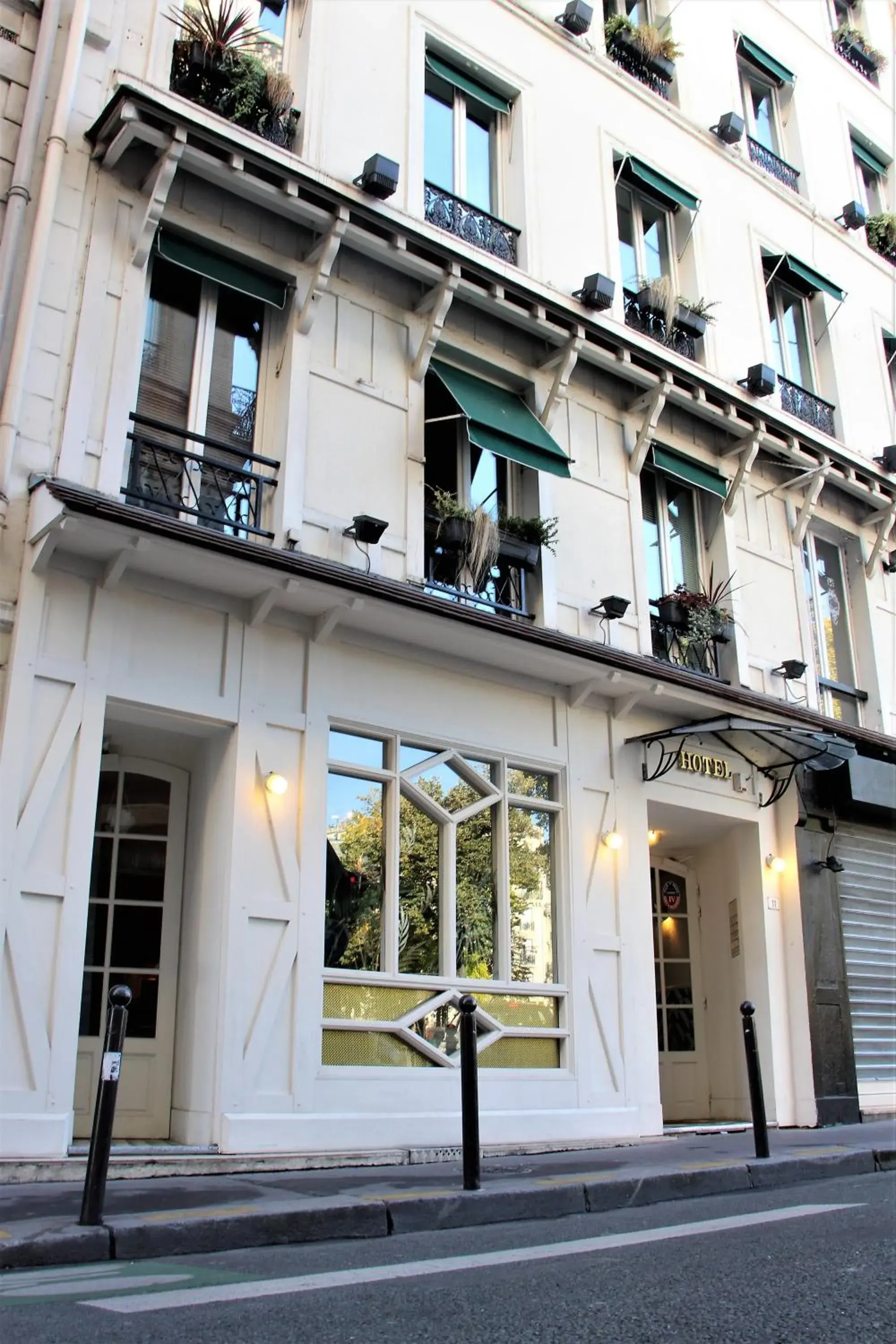 Facade/entrance, Property Building in Hôtel du Temps