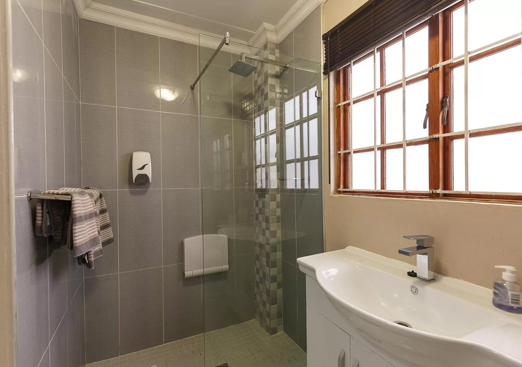 Bathroom in My Den Beachfront B&B and Self-Catering