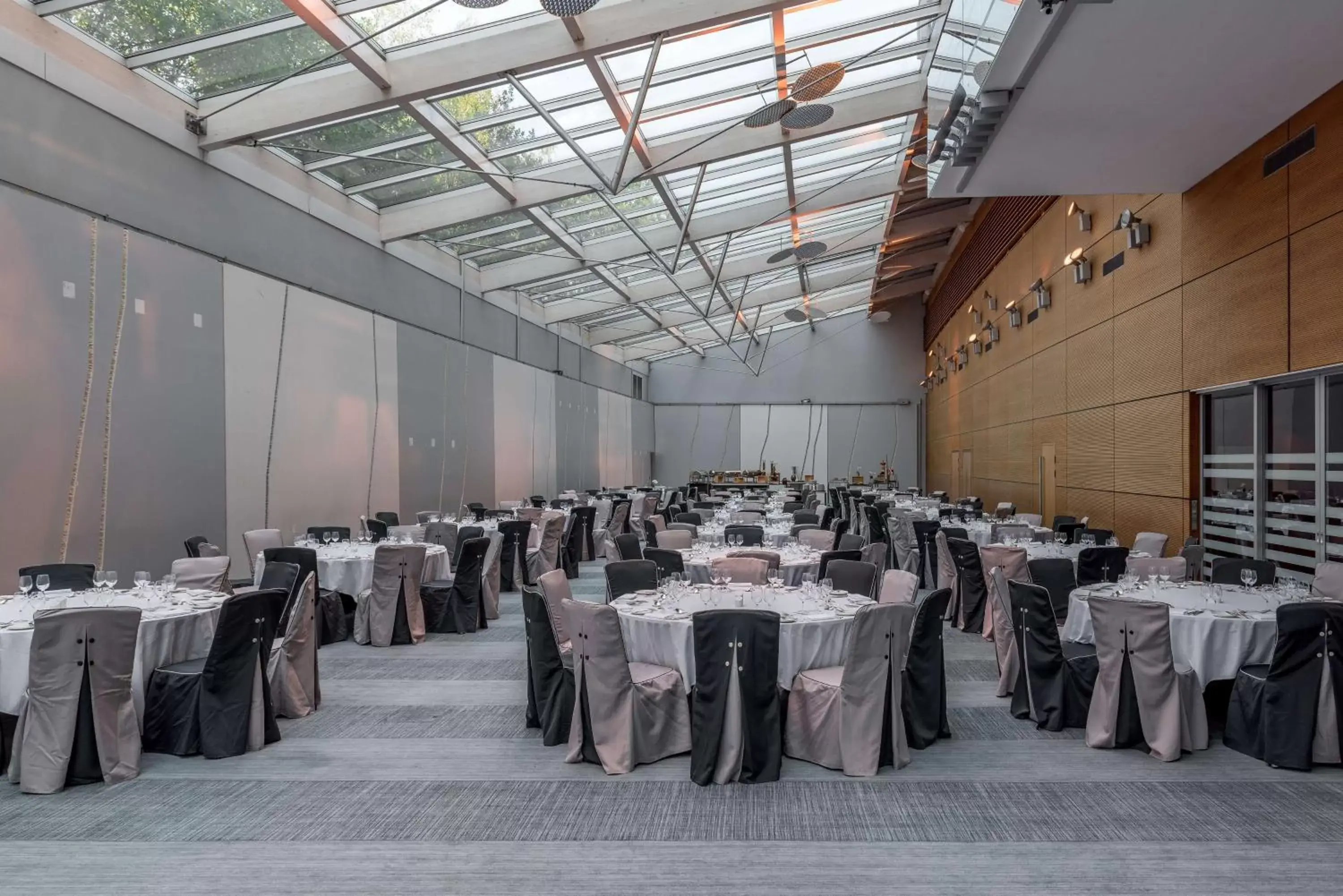 Meeting/conference room, Banquet Facilities in Hilton Geneva Hotel and Conference Centre