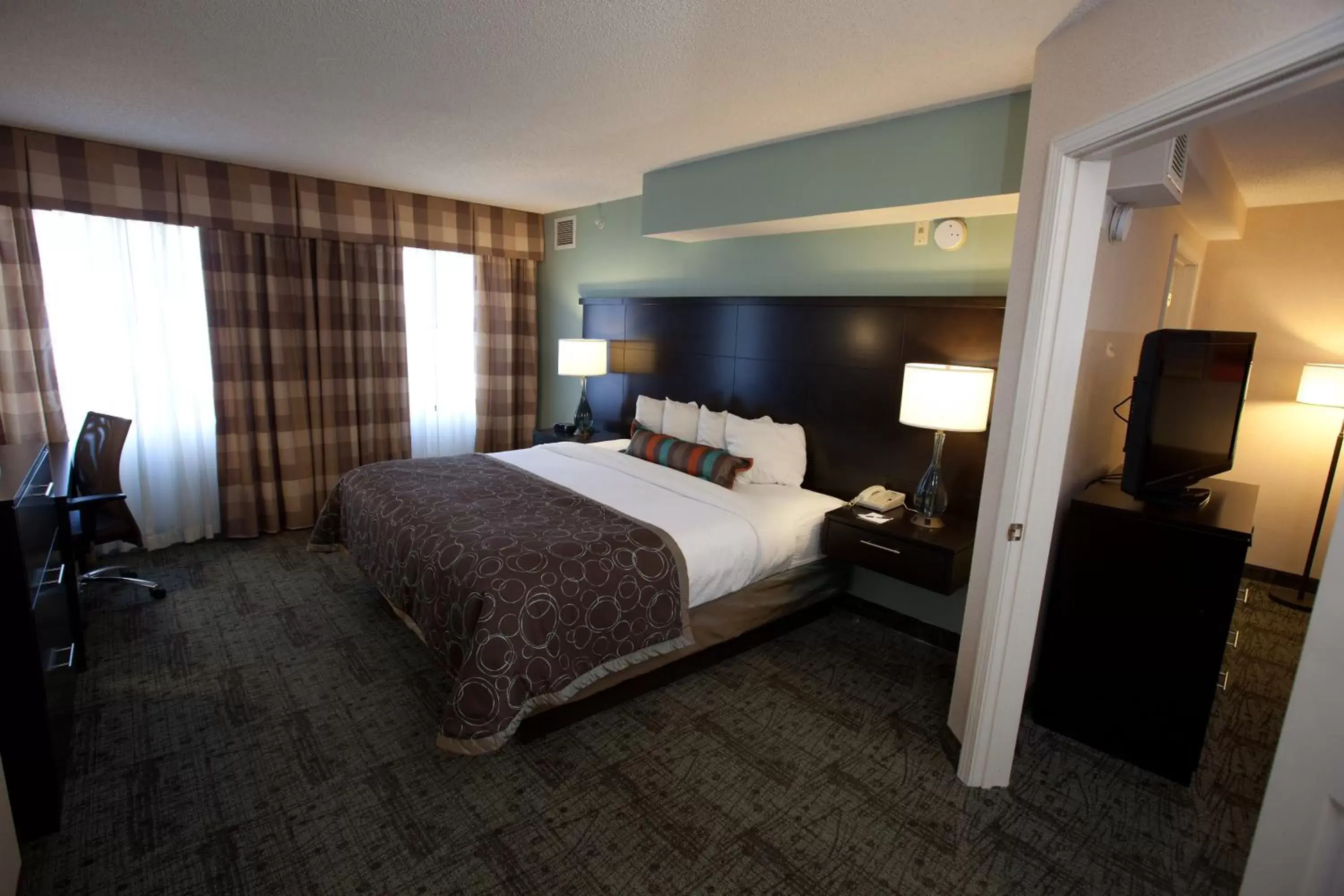 Photo of the whole room, Bed in Homewood Suites by Hilton Atlanta Buckhead Pharr Road