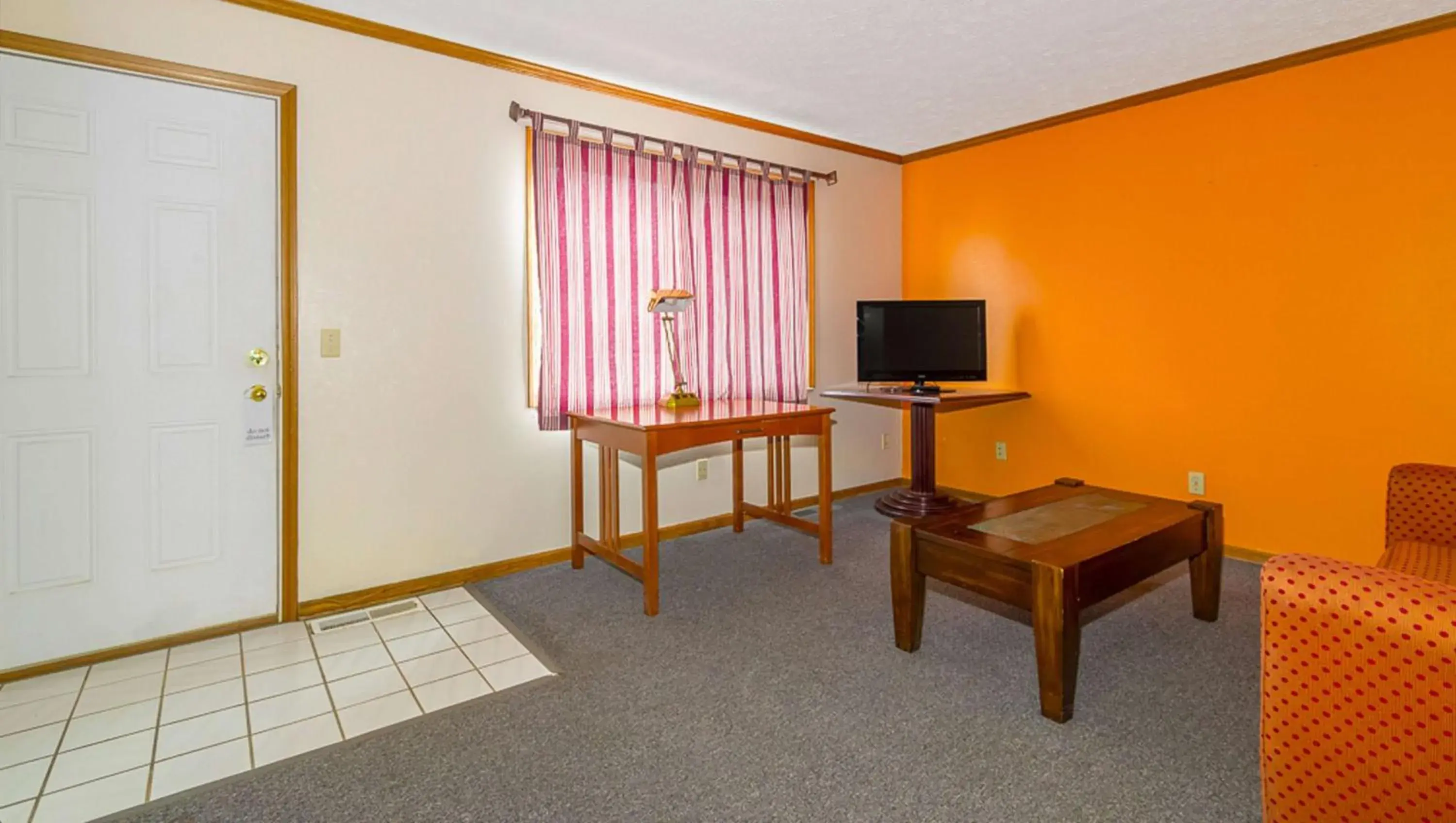 Living room in Magnuson Hotel Extended Stay Canton Ohio