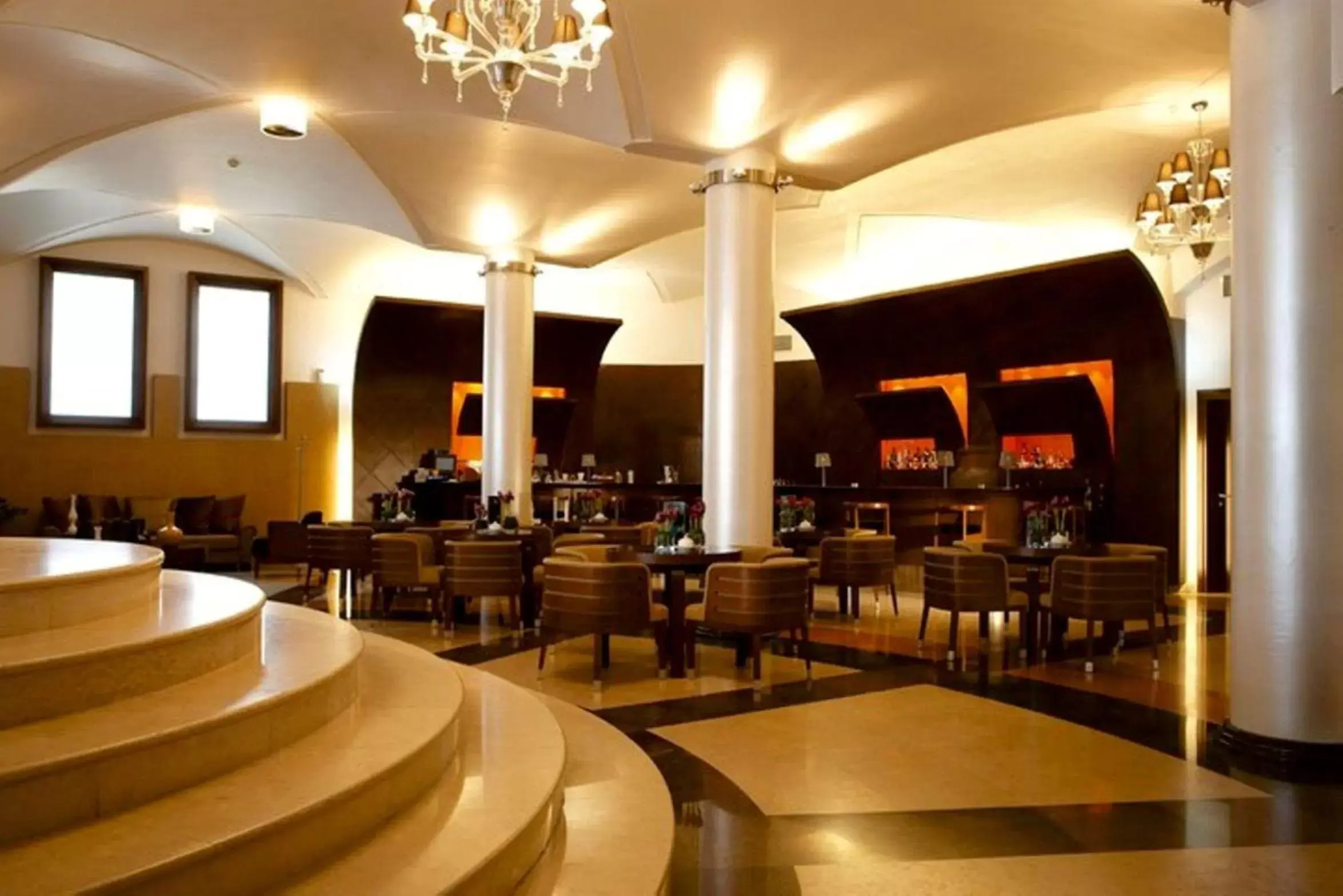 Lounge or bar, Restaurant/Places to Eat in Porto Palace Hotel Thessaloniki