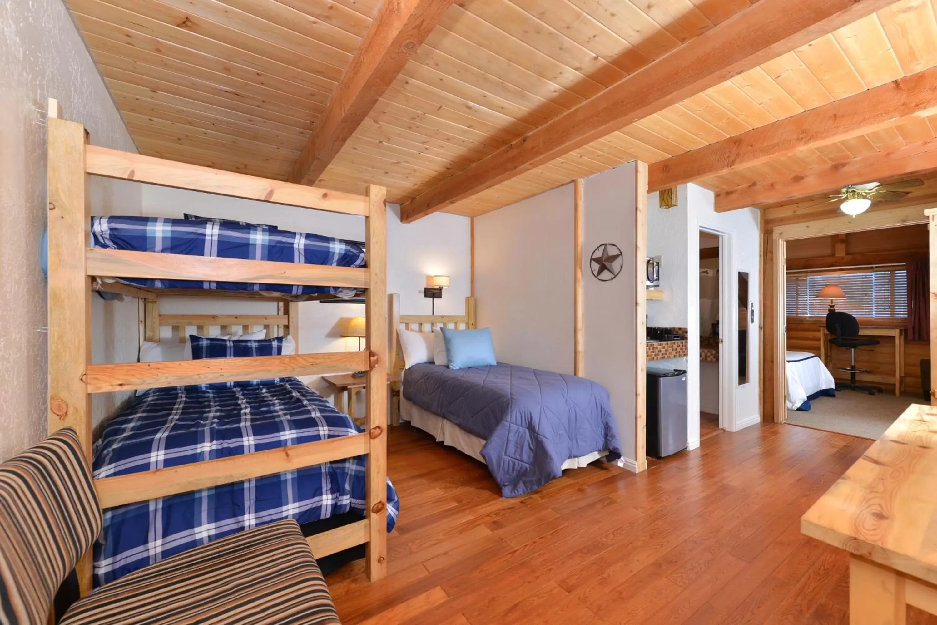 Bunk Bed in The Boulder Creek Lodge