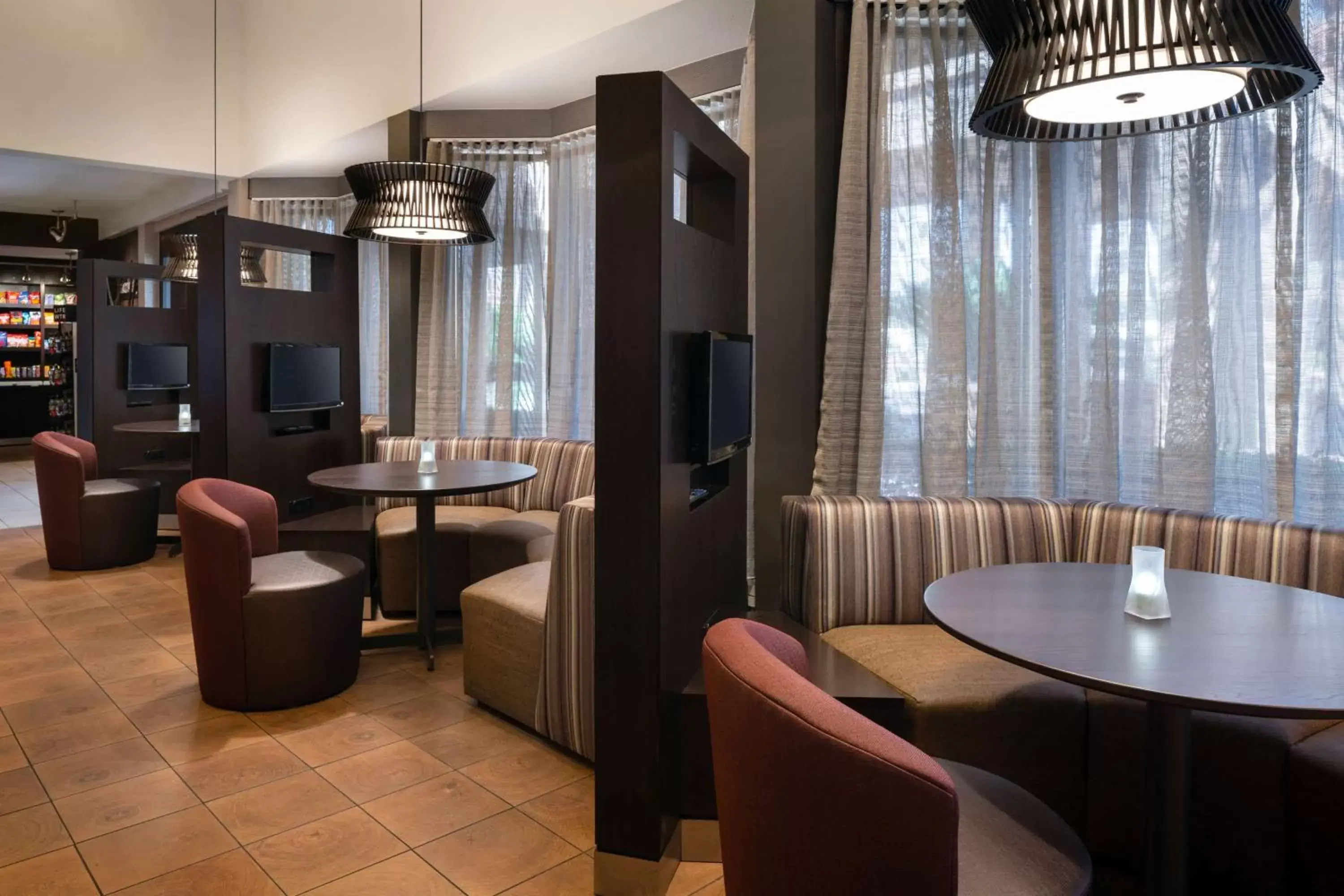 On site, Lounge/Bar in Sonesta Select Phoenix Camelback