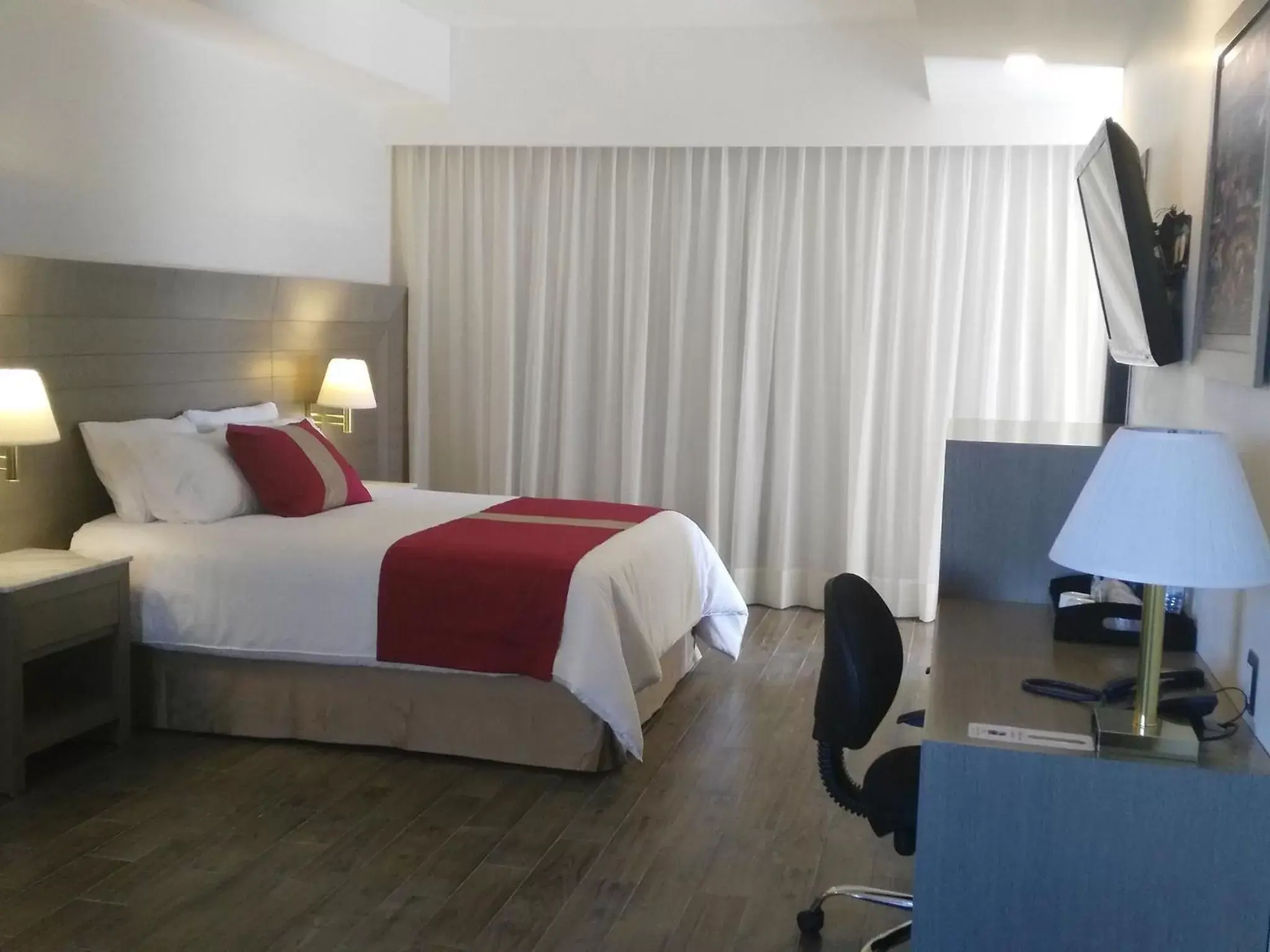 Photo of the whole room, Room Photo in Hotel Mansur Business & Leisure