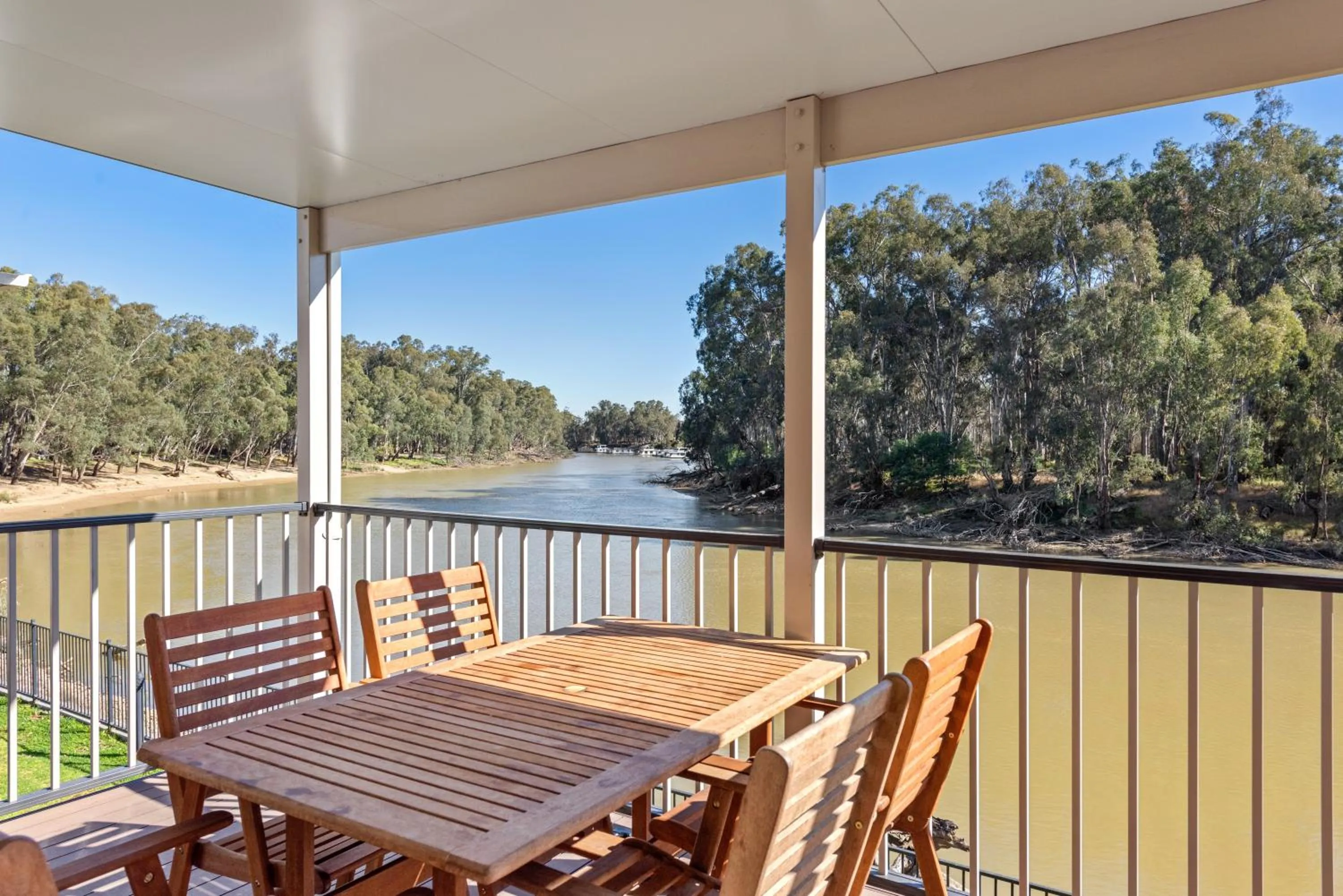 Balcony/Terrace in Discovery Parks - Maidens Inn Moama