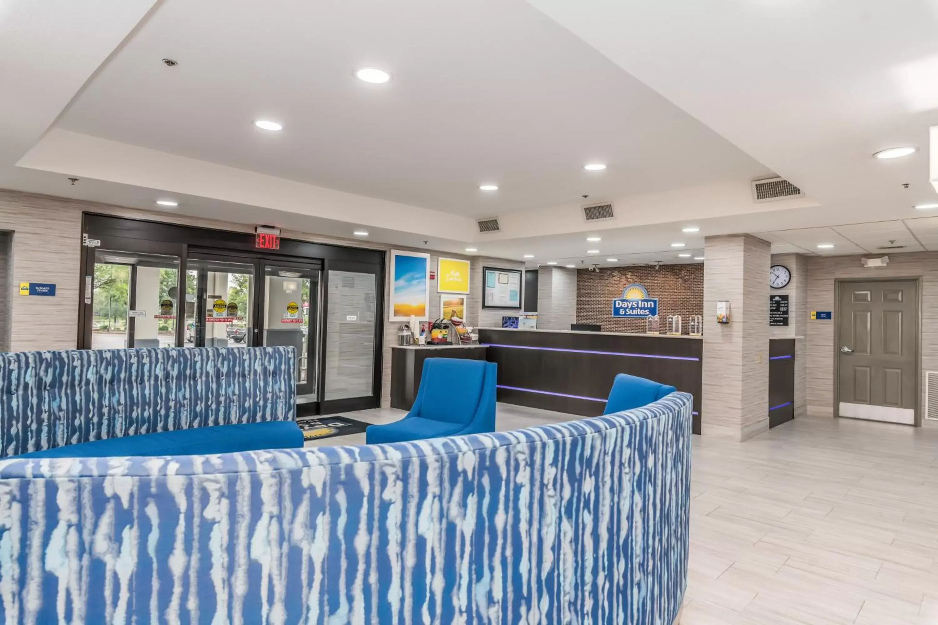 Lobby or reception in Days Inn & Suites by Wyndham Prattville-Montgomery