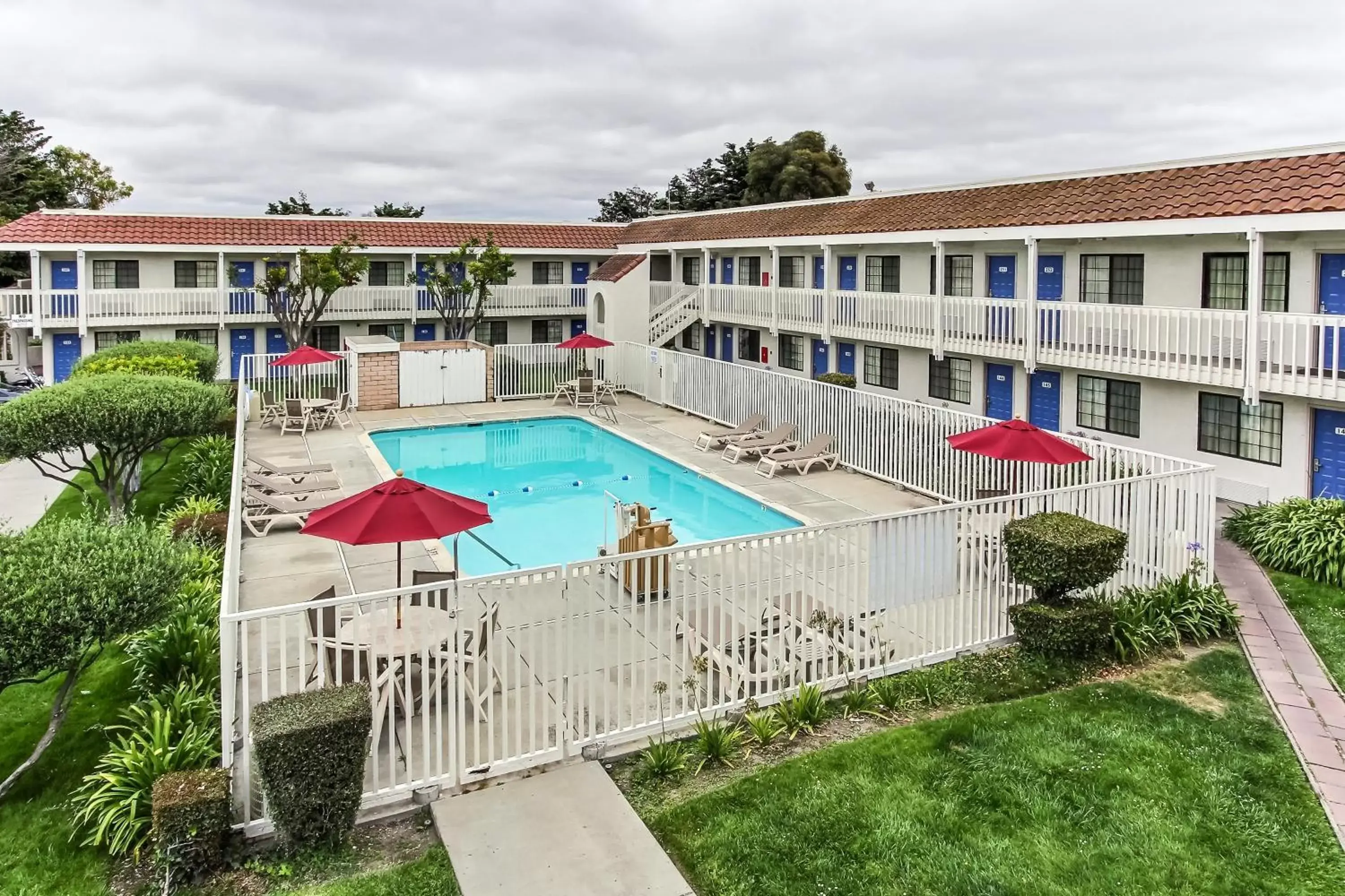 Facade/entrance, Pool View in Motel 6-Salinas, CA - North Monterey Area