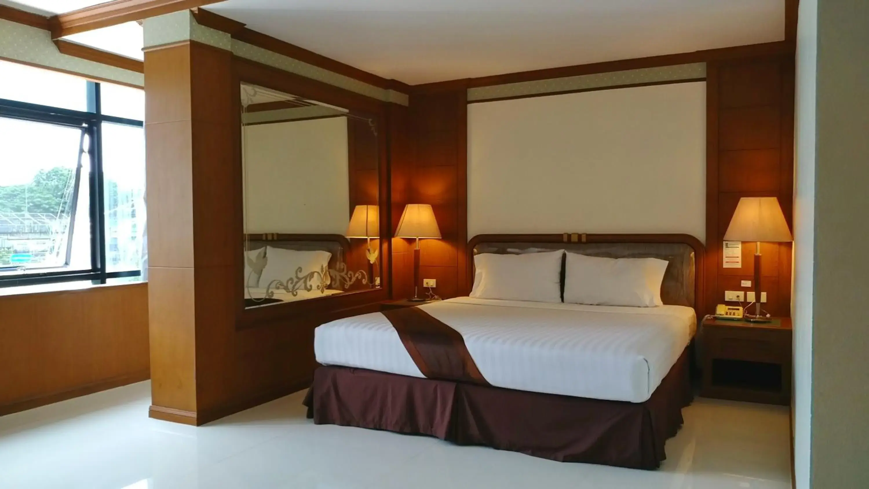 Bed in Grand Park Hotel (SHA Extra Plus)