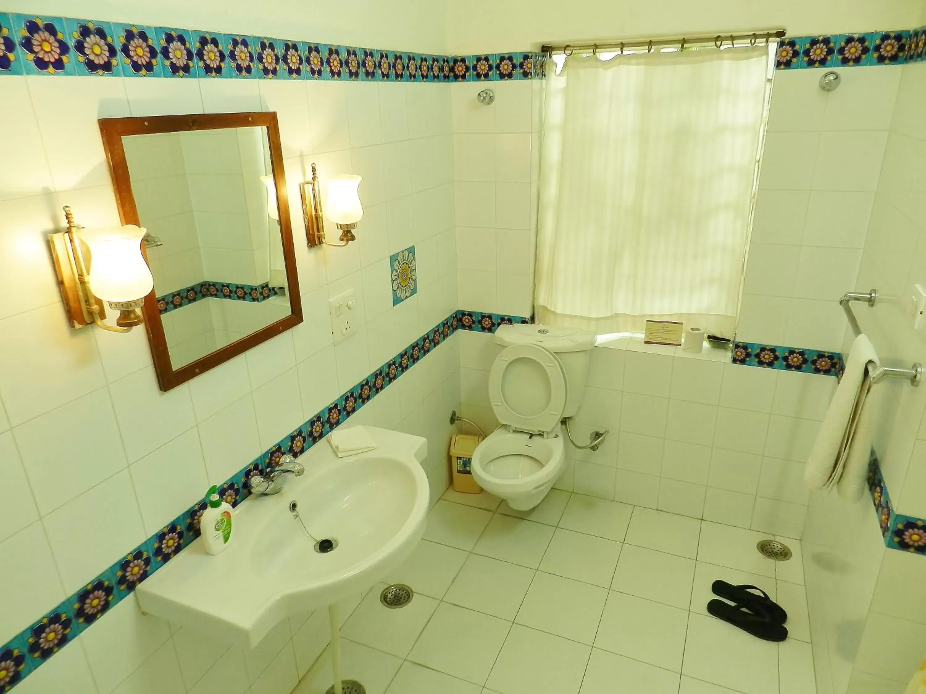 Bathroom in Hotel Arya Niwas