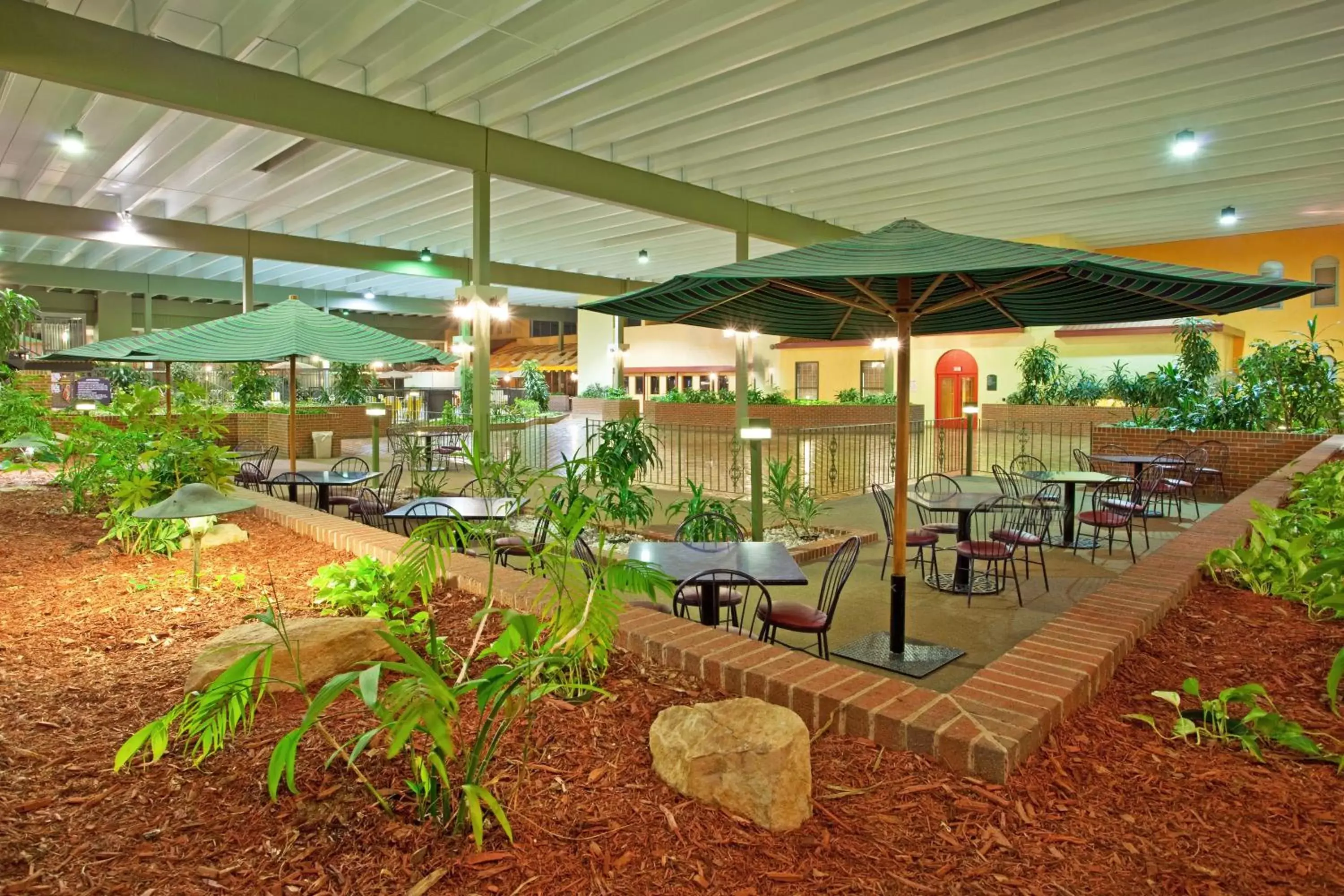 Lobby or reception, Restaurant/Places to Eat in Ramada by Wyndham Indiana