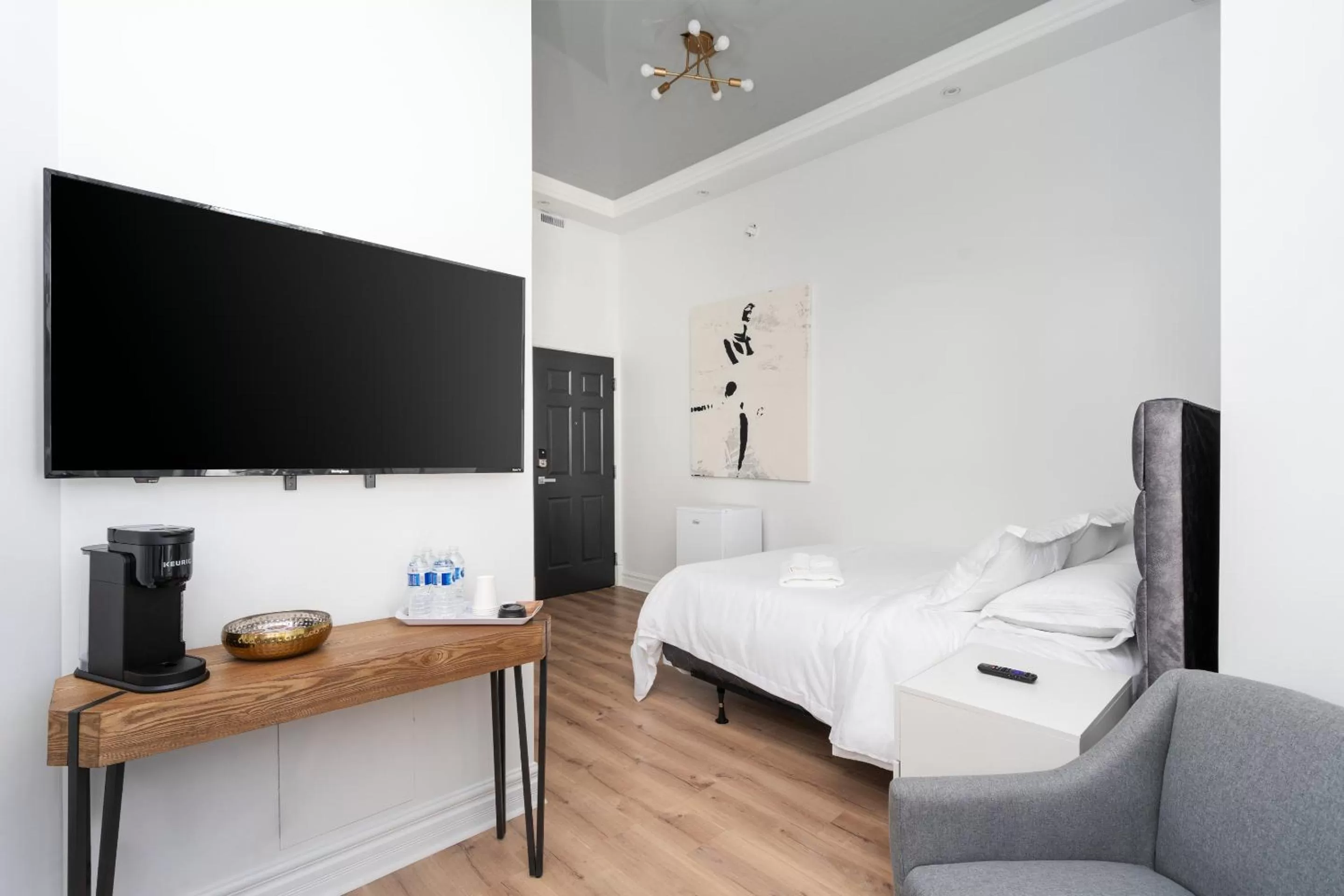 Bed in Le Penfield Par Nomade MTL