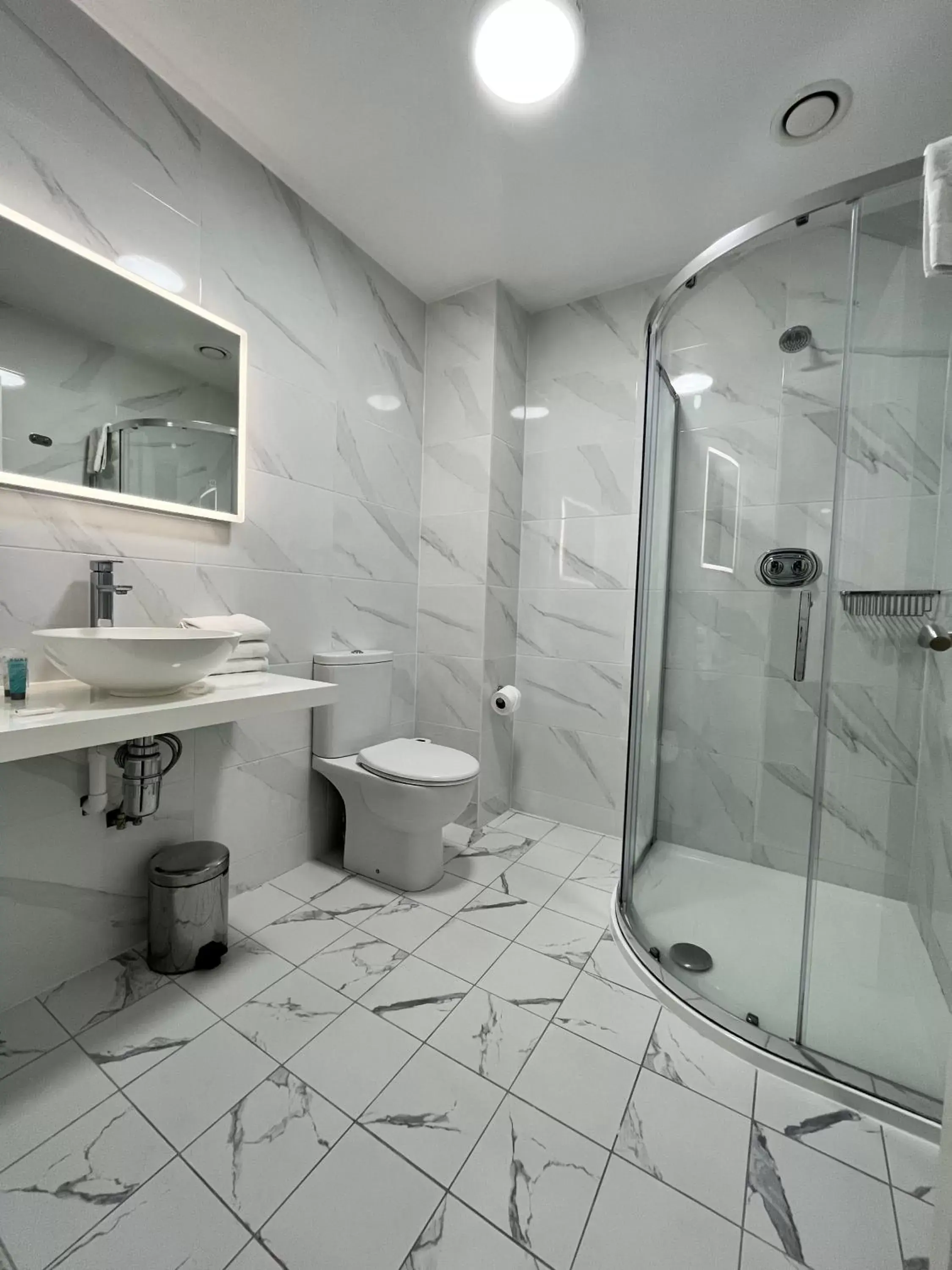 Bathroom in The Western Hotel Bathroom in The Western Hotel