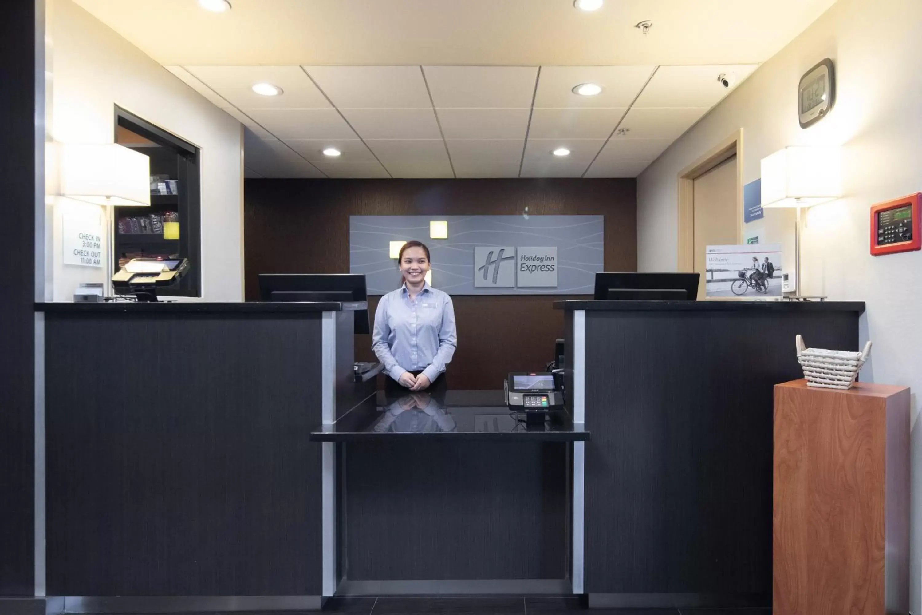 Property building in Holiday Inn Express Castro Valley - I-580 by IHG Property building in Holiday Inn Express Castro Valley - I-580 by IHG