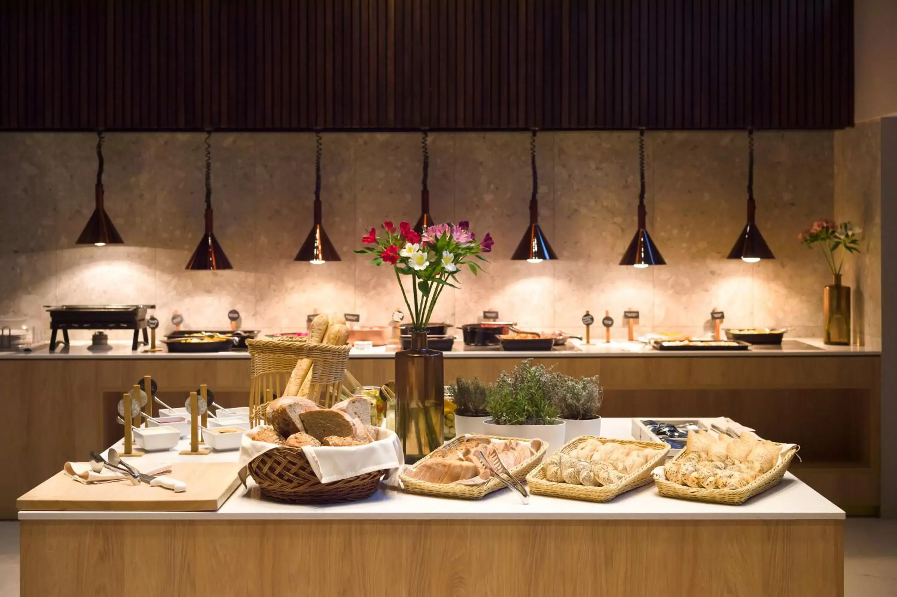 Restaurant/places to eat in Exe Lev Restaurant/places to eat in Exe Lev