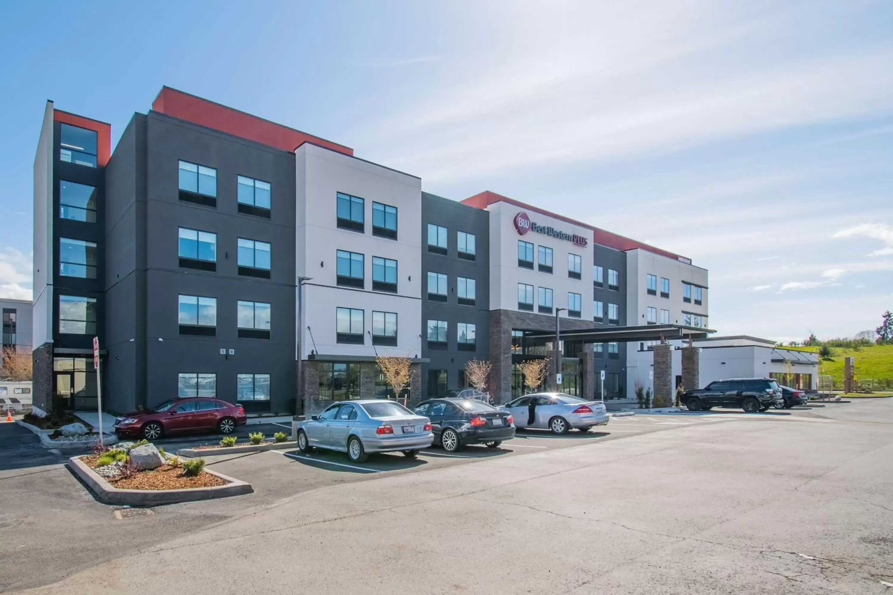 Property Building in Best Western Plus Tacoma Hotel