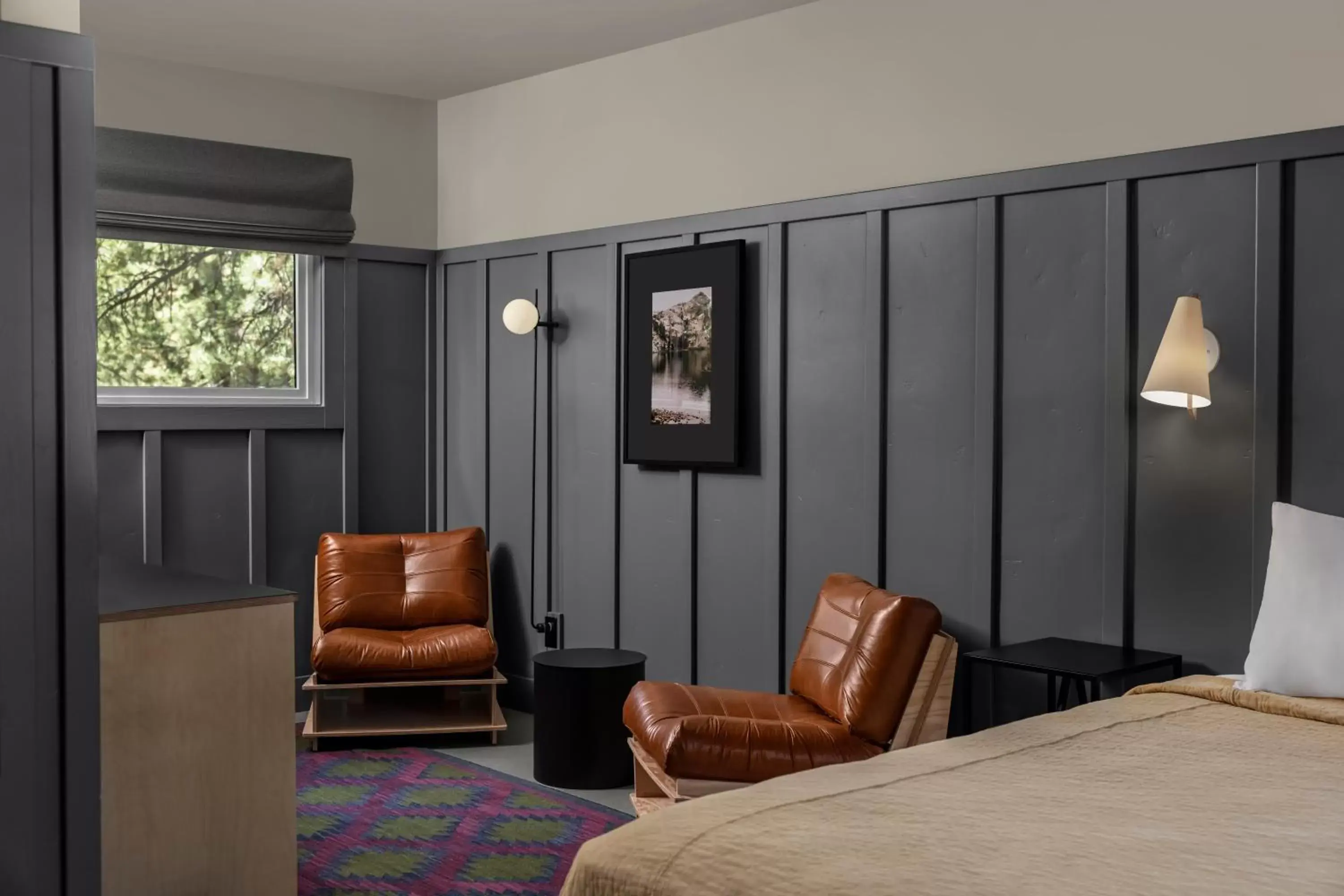 Bedroom, Seating Area in The Coachman Hotel