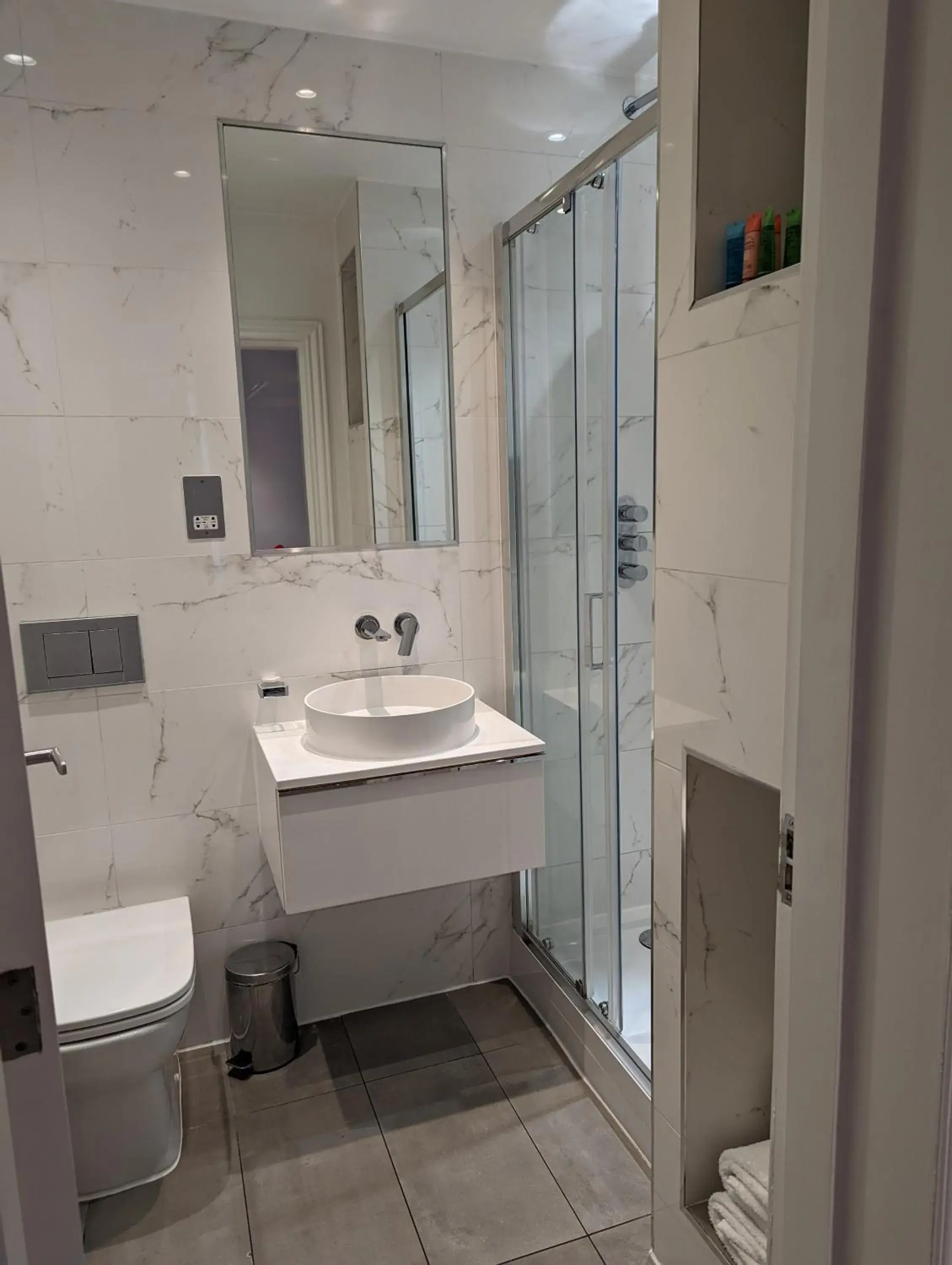 Bathroom in Twenty Nevern Square Hotel