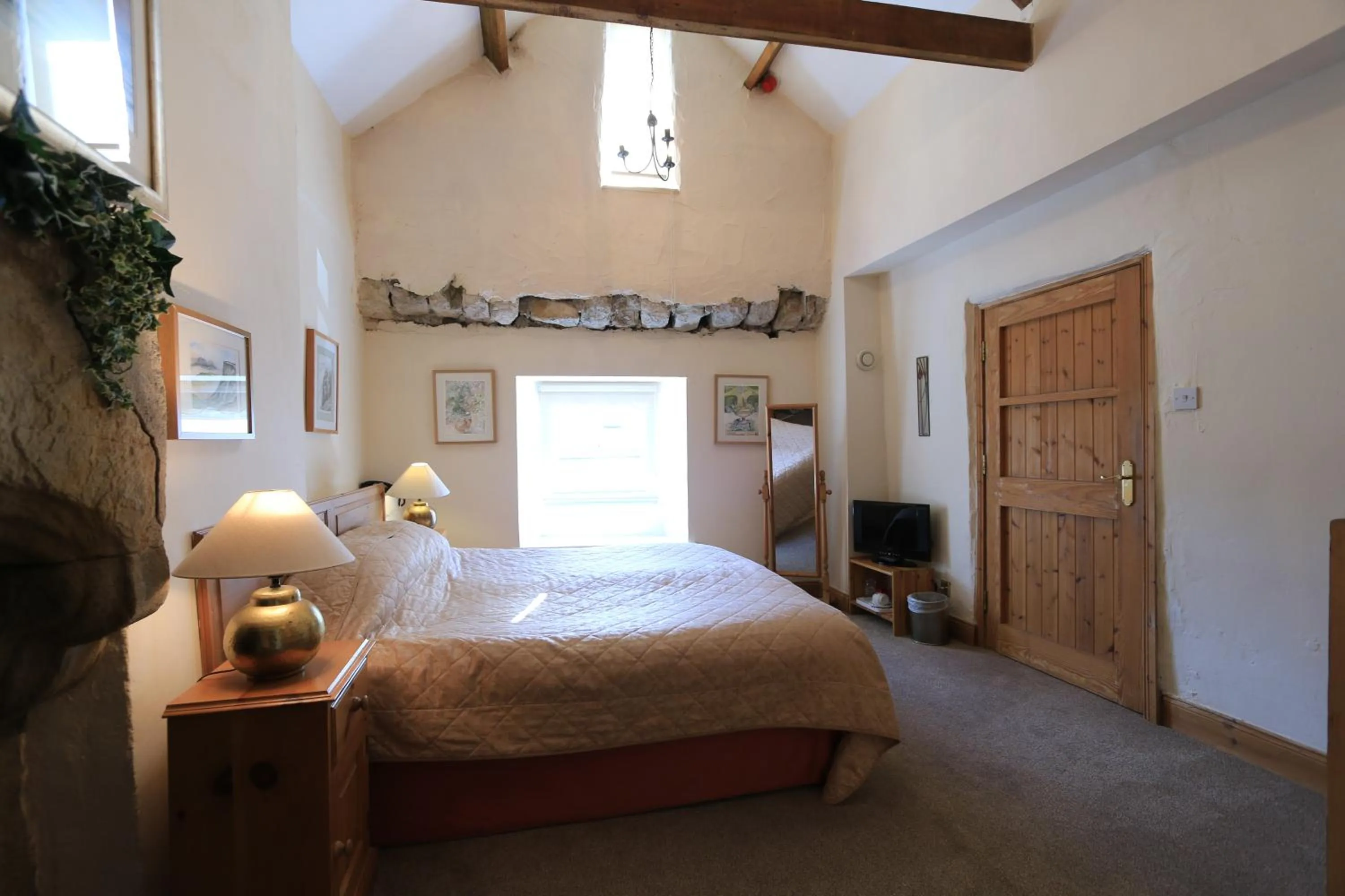 Day, Bed in Centre Of Britain Hotel