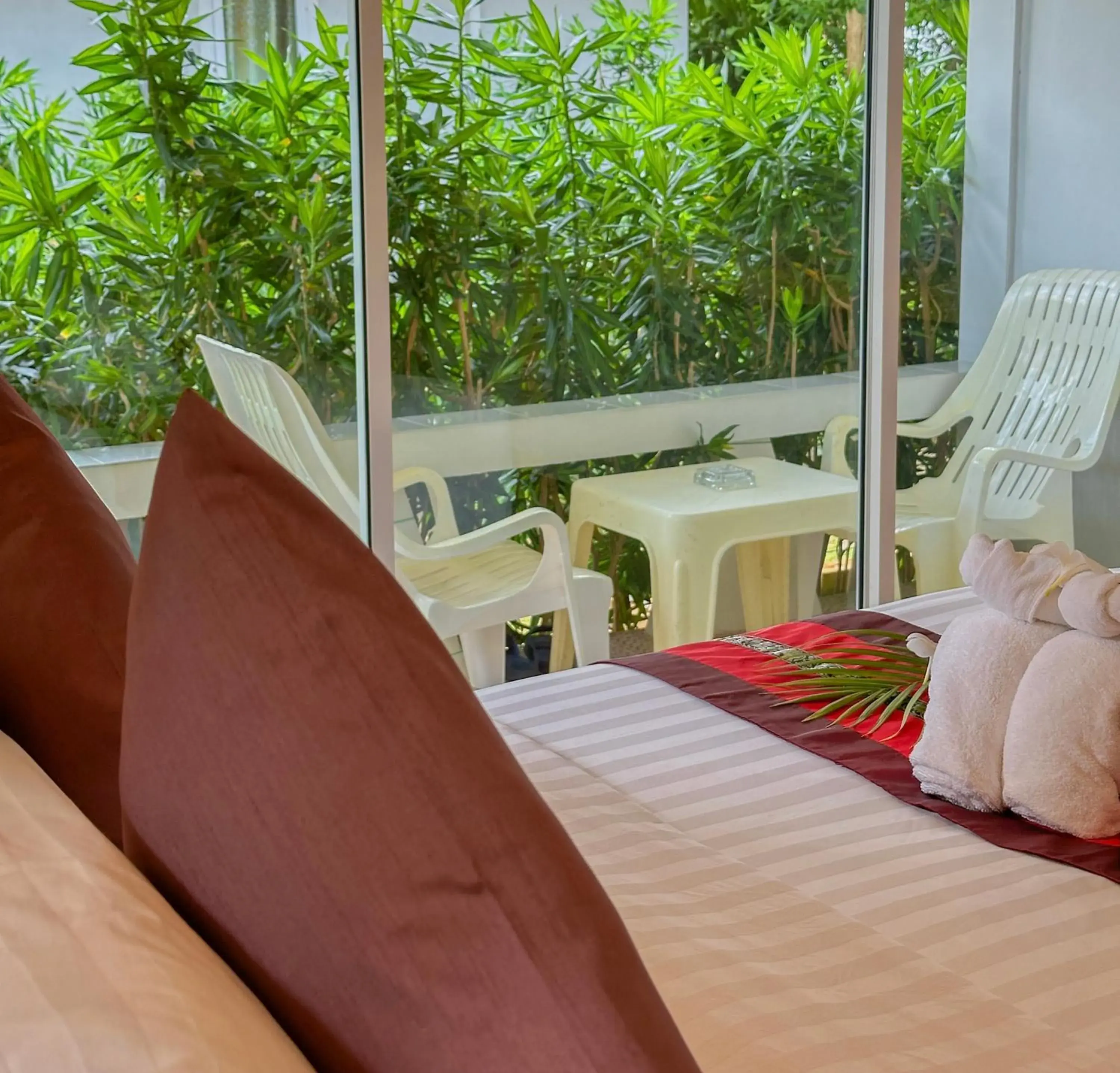 Bed in Lanta A&J Klong khong Beach