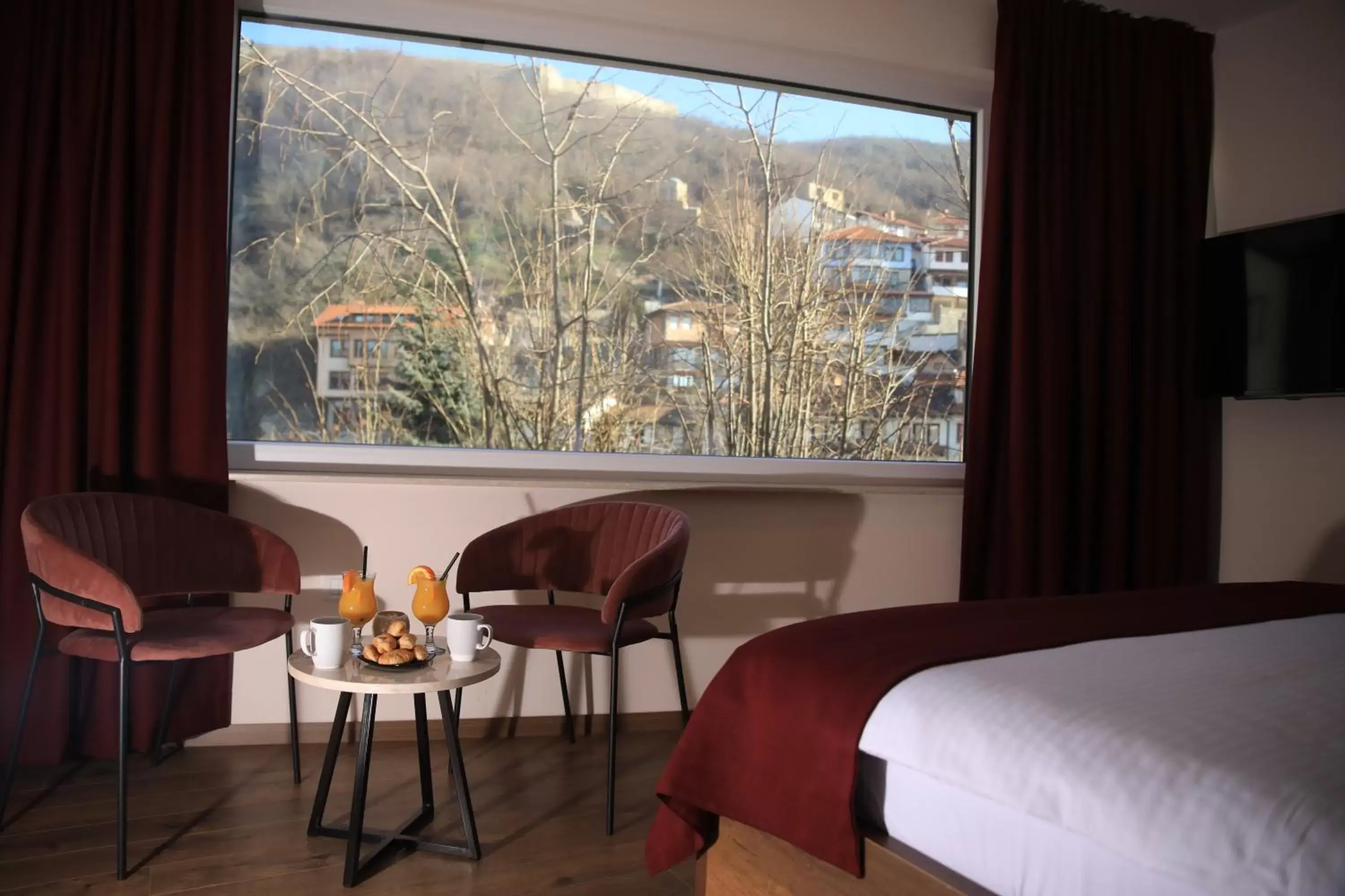 Classic Triple Room in Monarch Hotel Classic Triple Room in Monarch Hotel