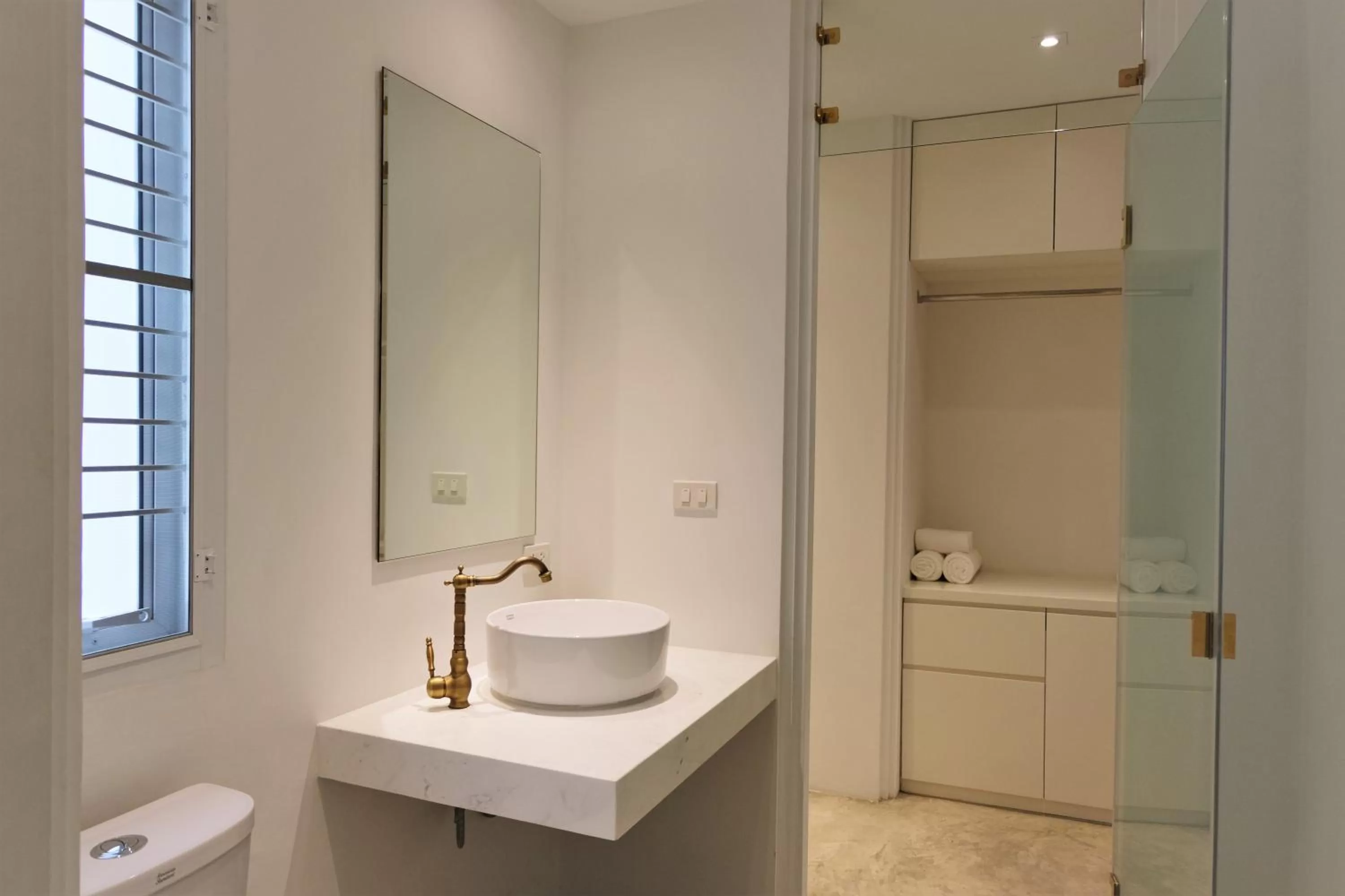 Toilet in Vali Villa Bangkok