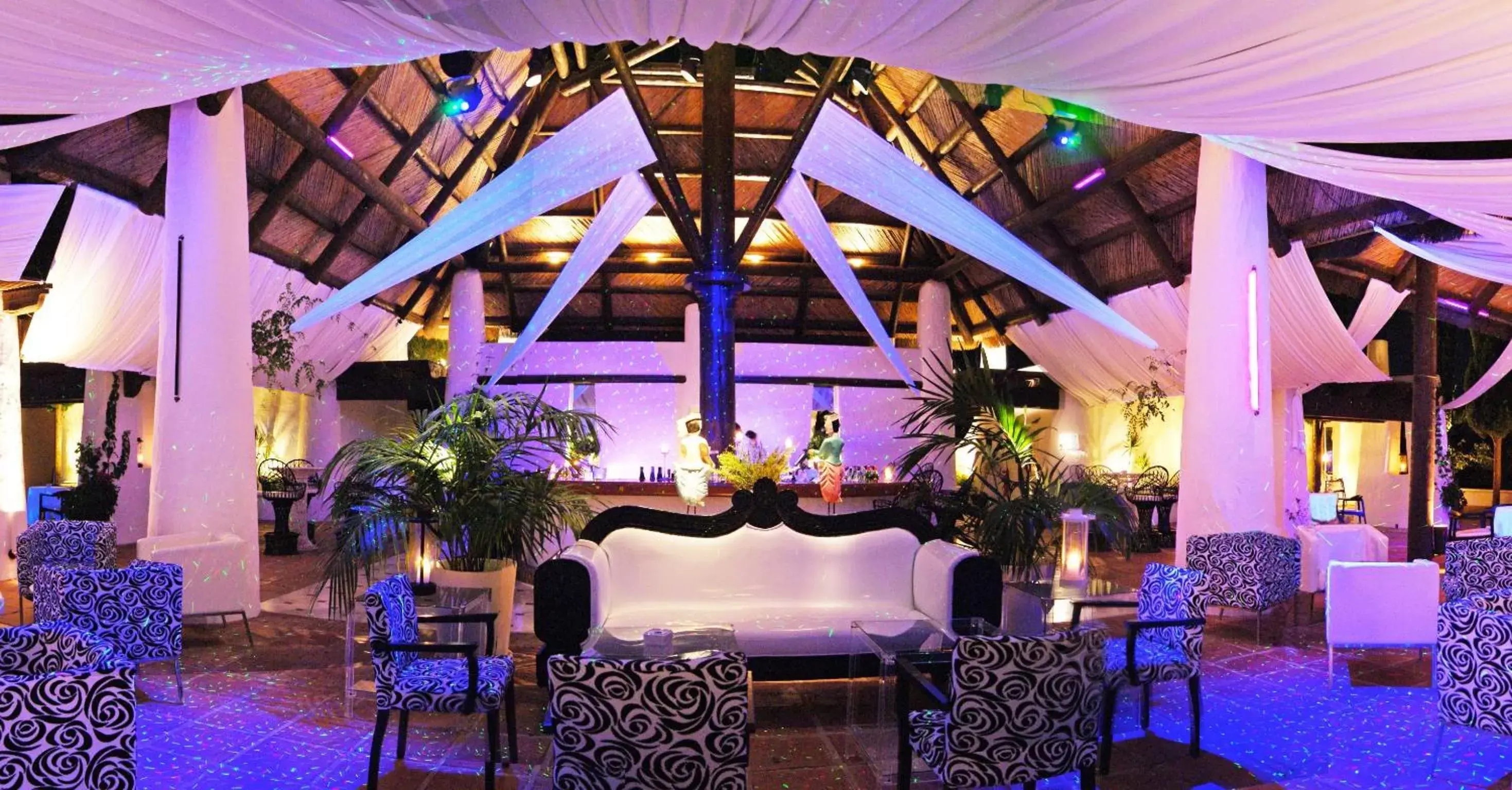 Lounge or bar in Hotel Suites Albayzin Del Mar
