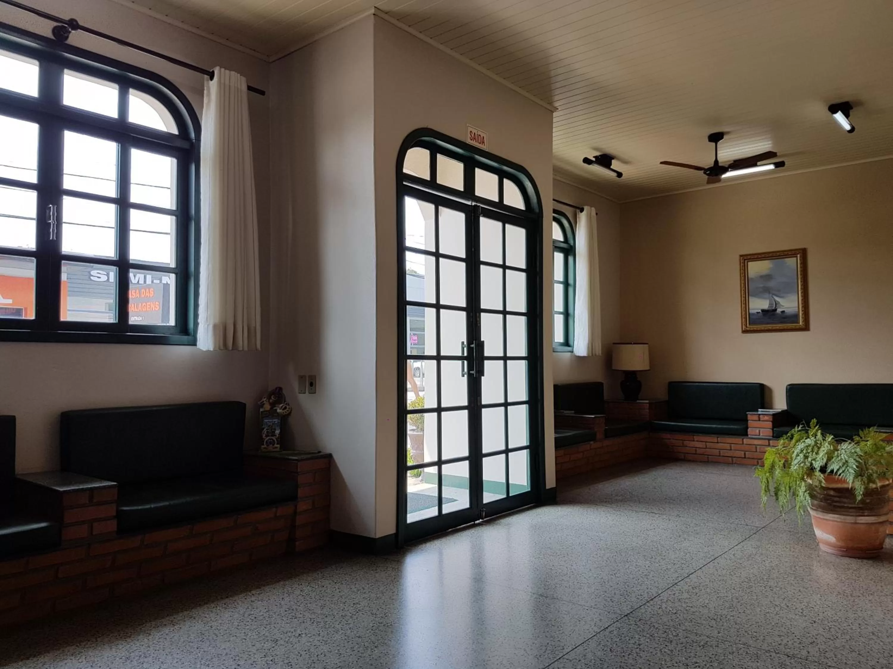 Communal lounge/ TV room in Hotel Bavarium