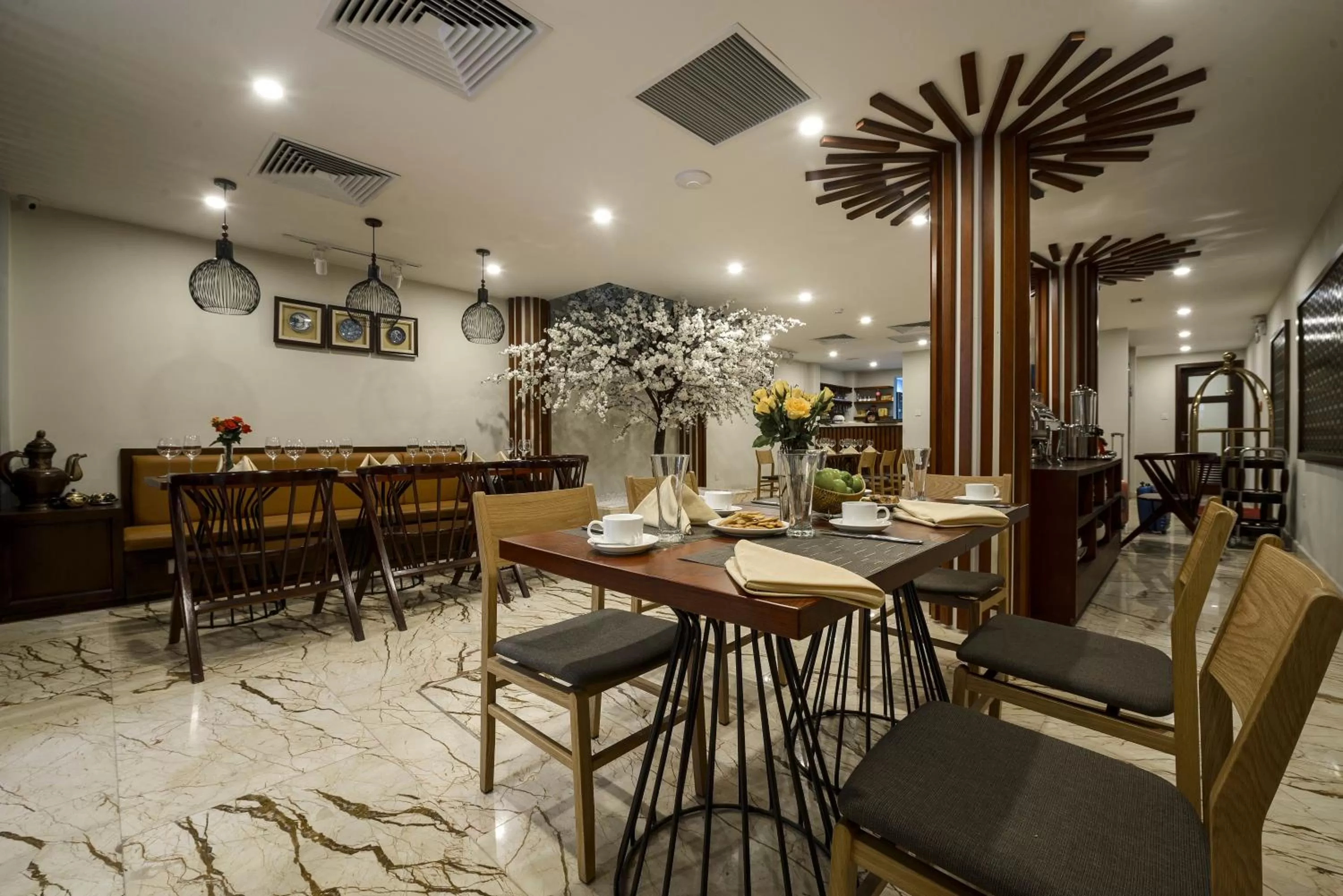 Restaurant/places to eat in Midori Boutique Hotel