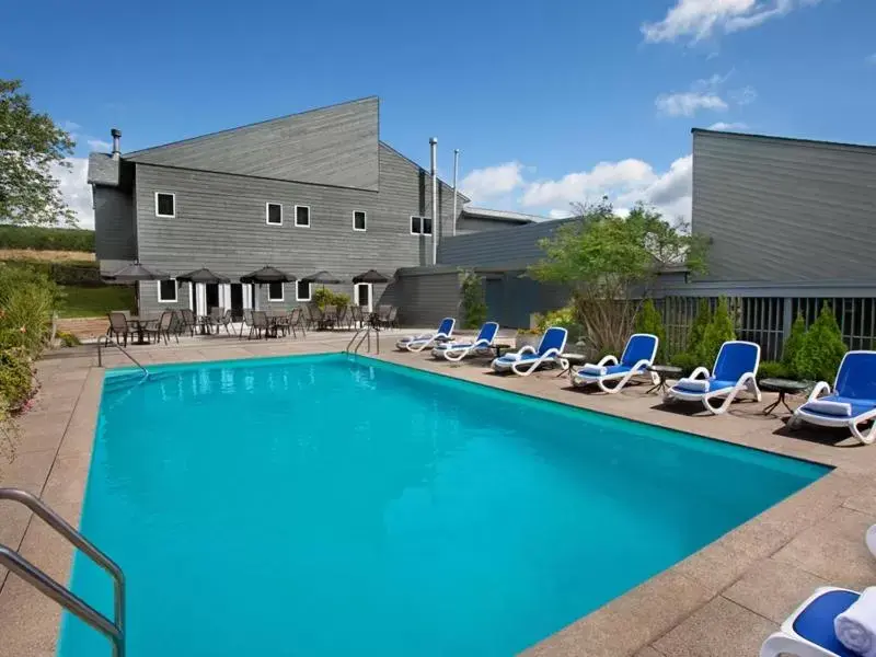 Swimming Pool in Millcroft Inn & Spa