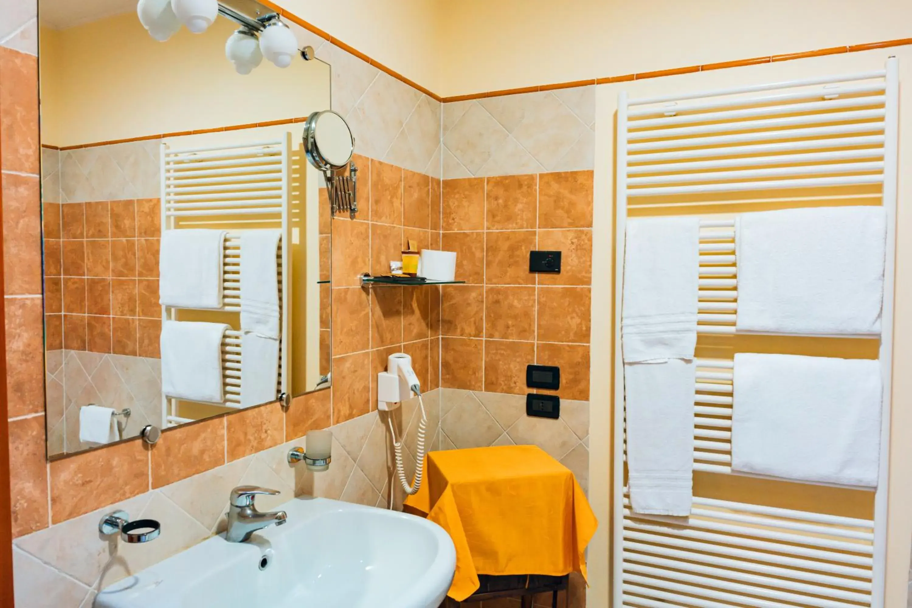 Bathroom in Hotel Torre della Vittoria 1928