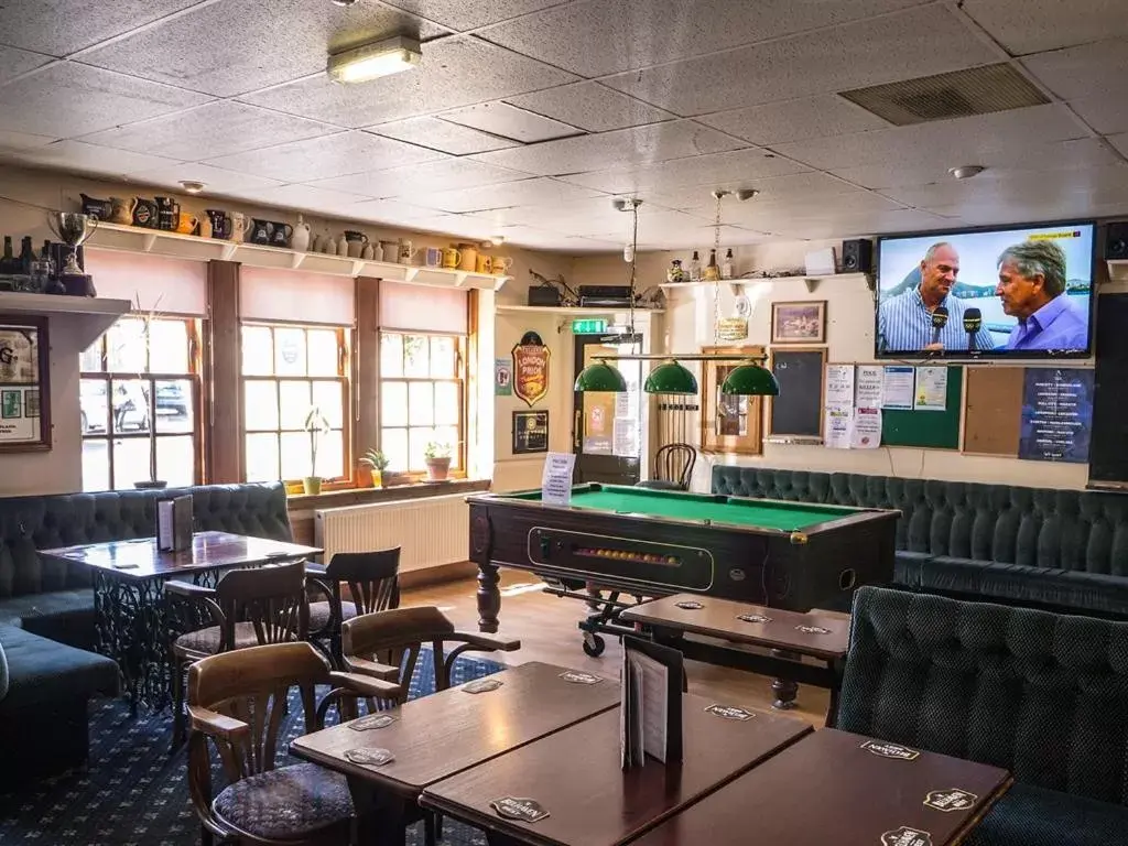 Lounge or bar, Billiards in The Golf Tavern