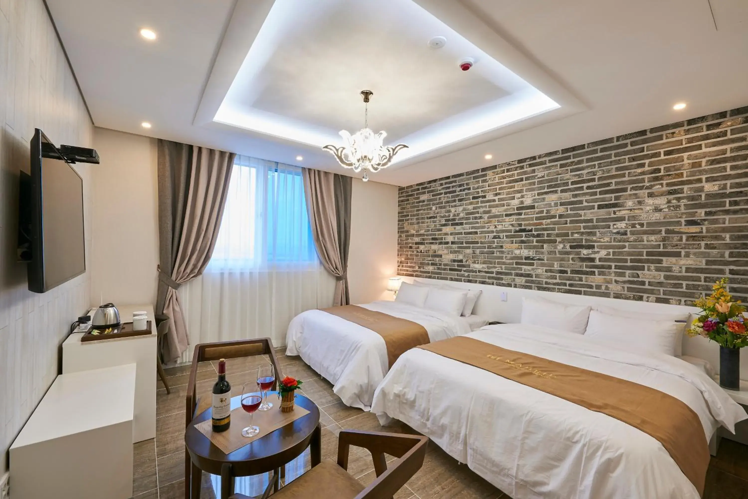 Photo of the whole room, Room Photo in Gwangju Madrid Hotel (Korea Quality)
