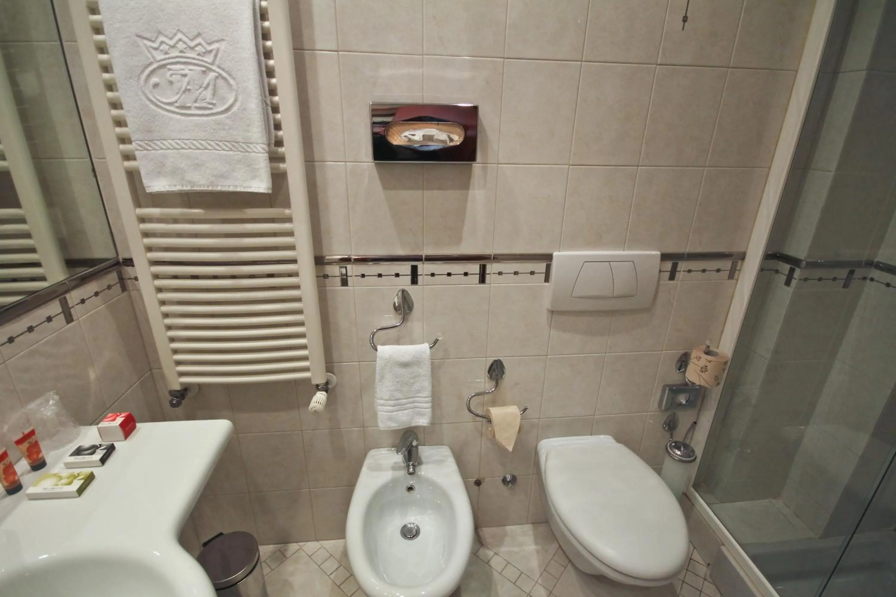 Bathroom in Millennhotel