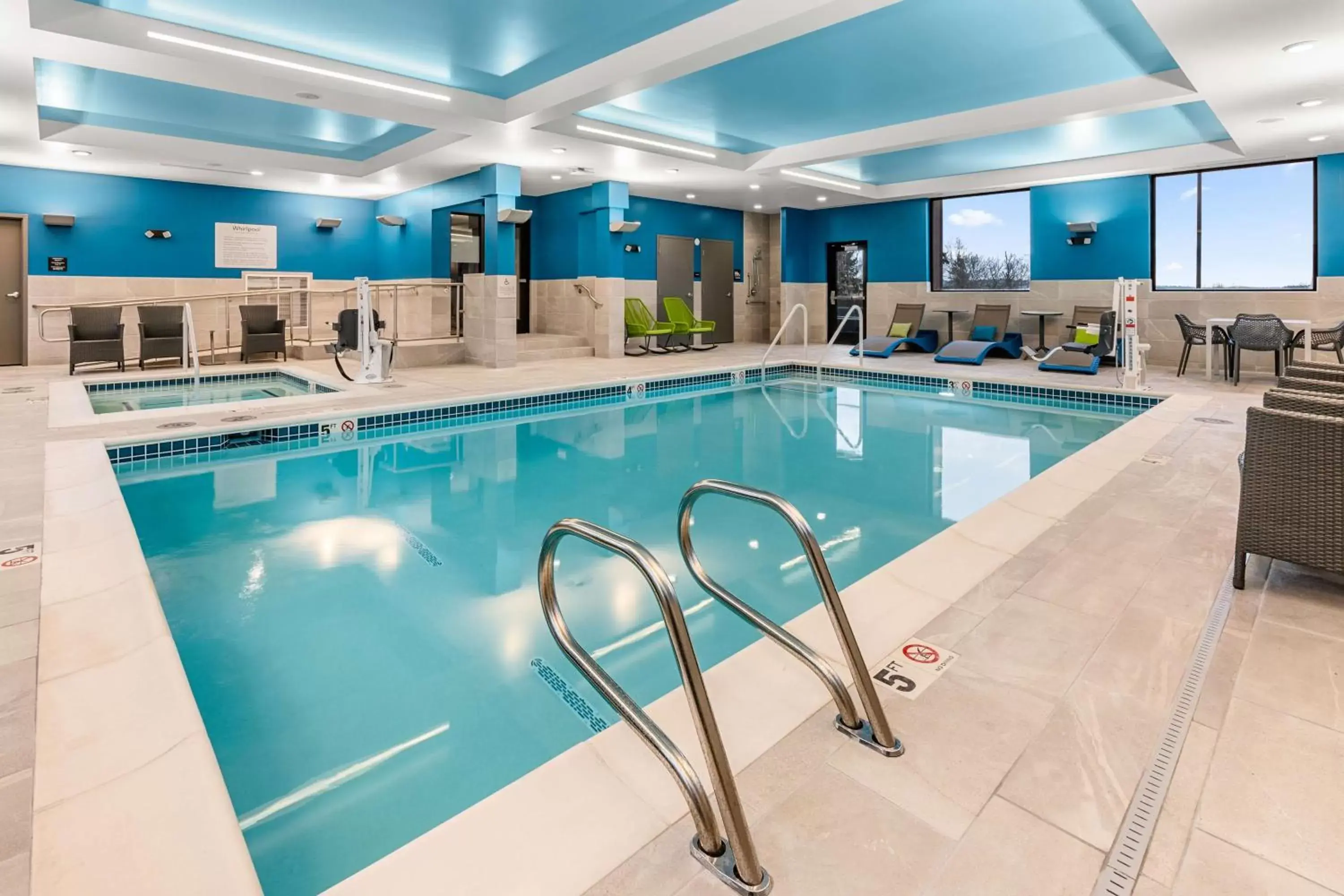 Pool view, Swimming Pool in Hampton Inn & Suites Tigard