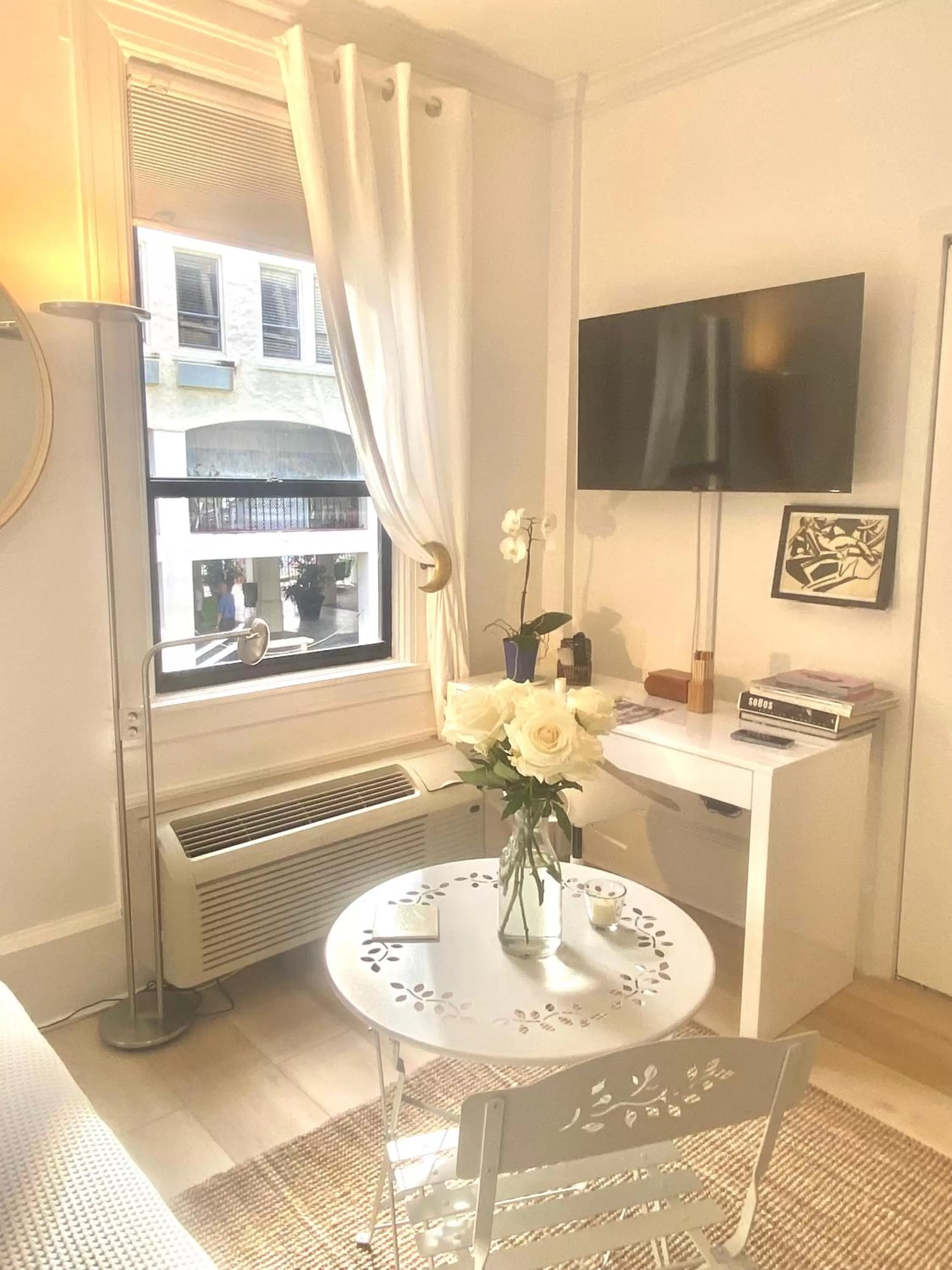 TV and multimedia in Tropicals of Palm Beach