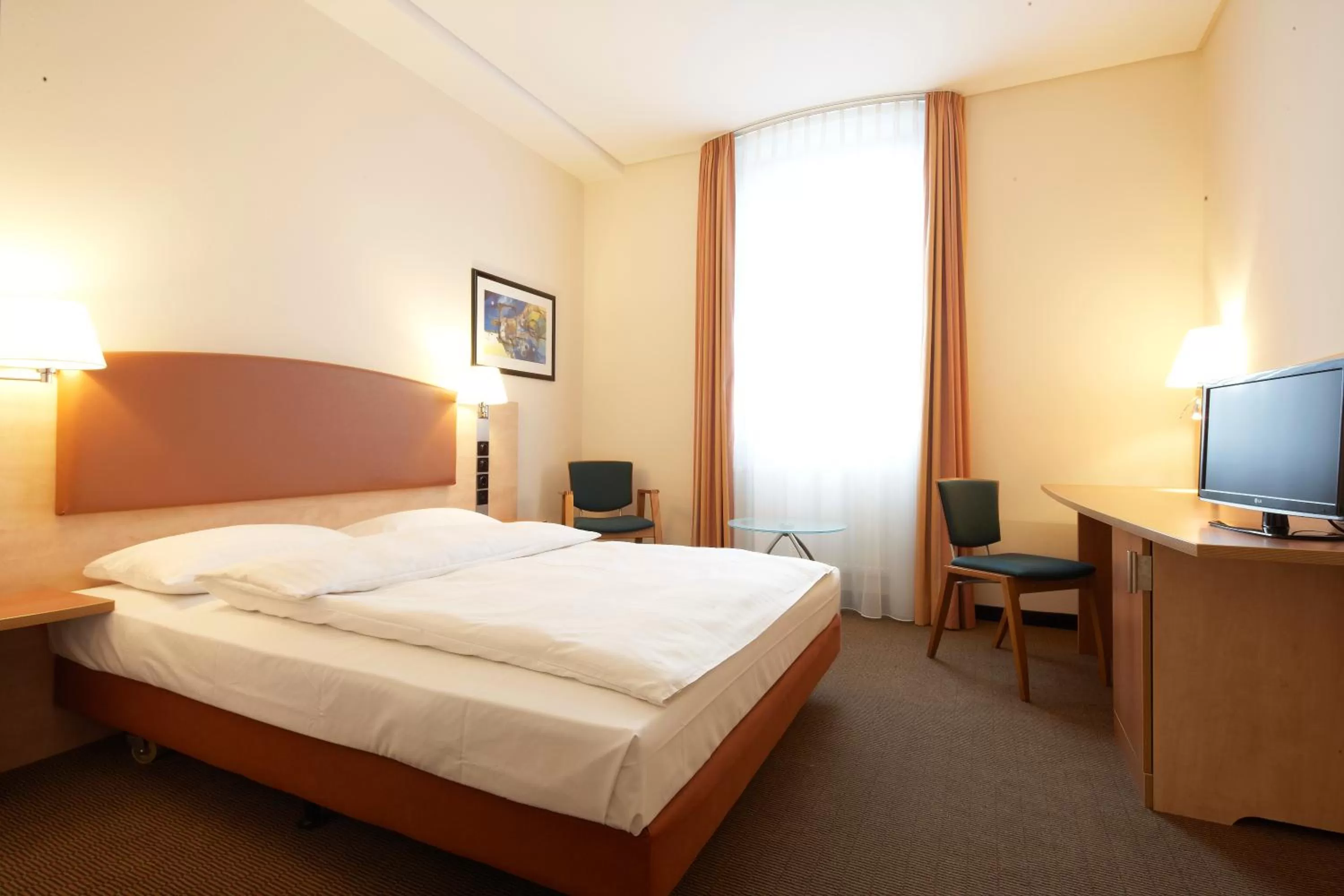 Superior Queen Room in IntercityHotel Berlin Ostbahnhof