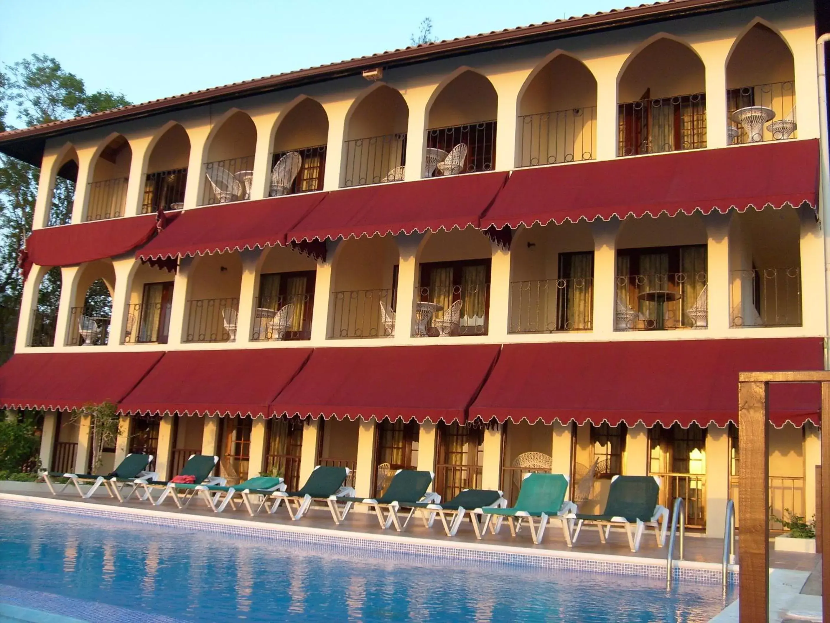 Balcony/Terrace, Swimming Pool in Le Mirage