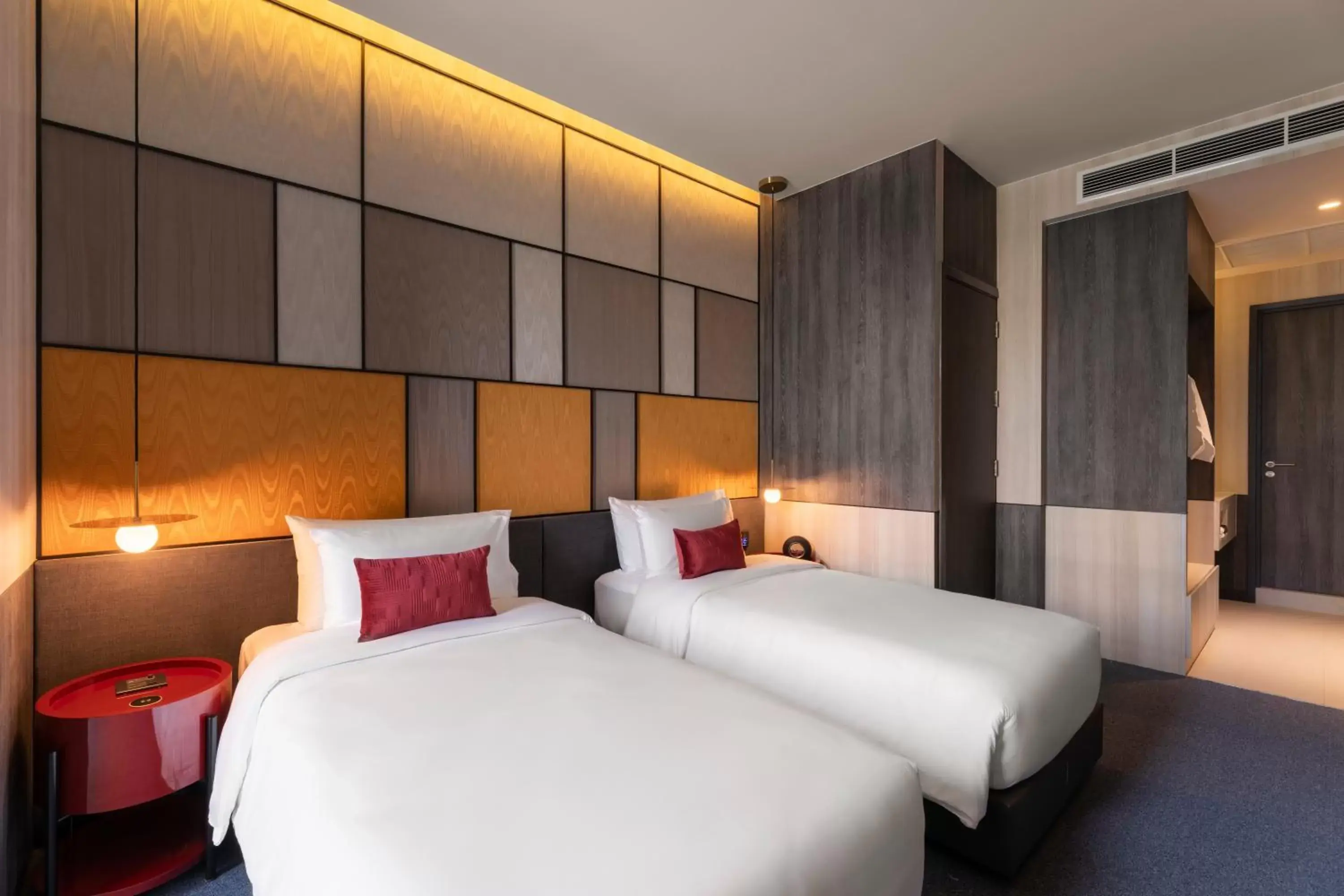 Bedroom, Bed in Ramada Plaza by Wyndham Bangkok Sukhumvit 48