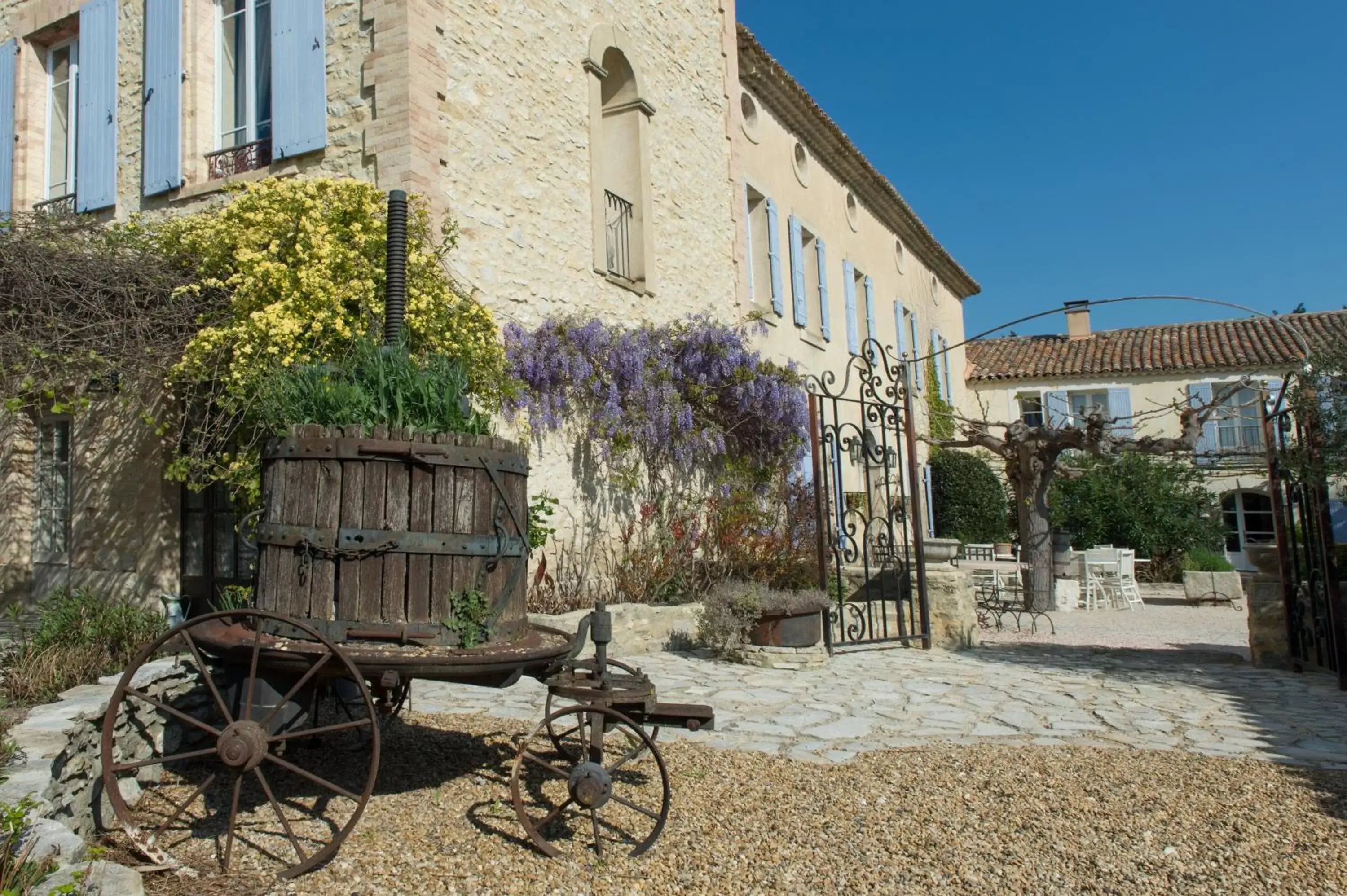 Garden view, Property Building in Les Carmes and spa