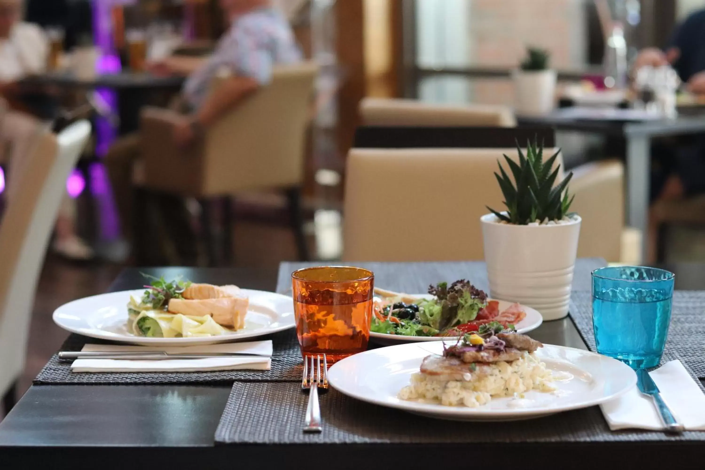 Restaurant/places to eat in Crowne Plaza Budapest by IHG Restaurant/places to eat in Crowne Plaza Budapest by IHG