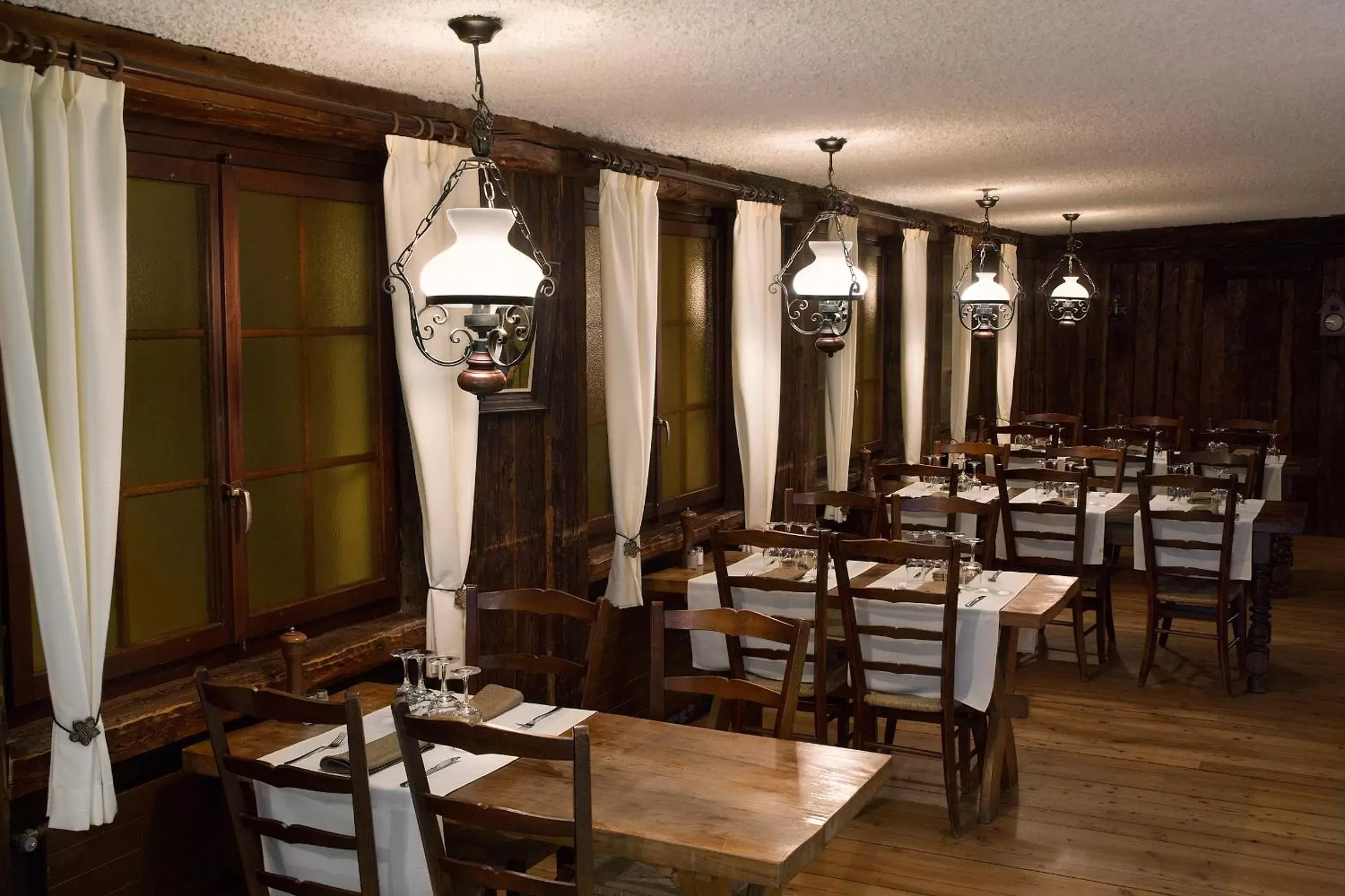 Restaurant/Places to Eat in Hotel La Prairie