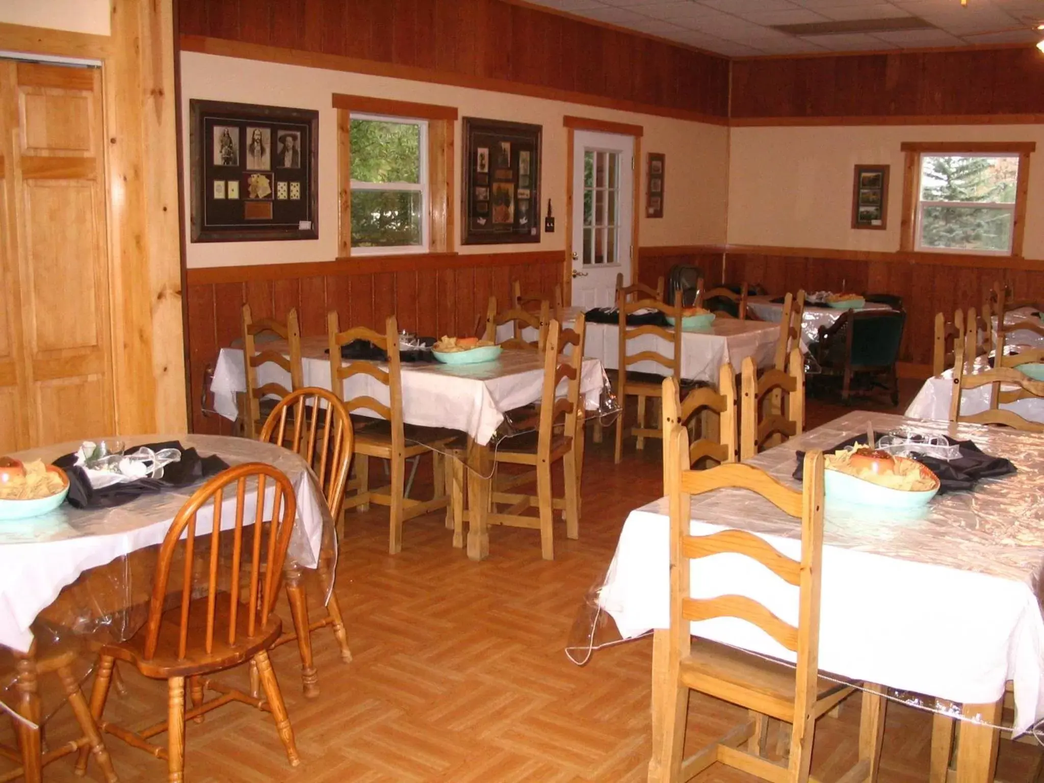 Restaurant/Places to Eat in Lonesome Dove Ranch