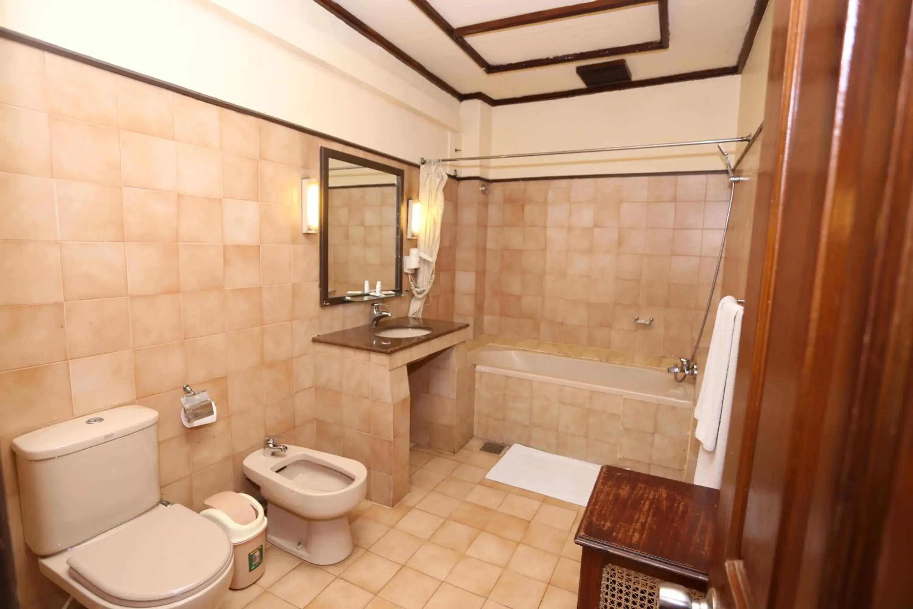 Bathroom in Grand Oriental Hotel