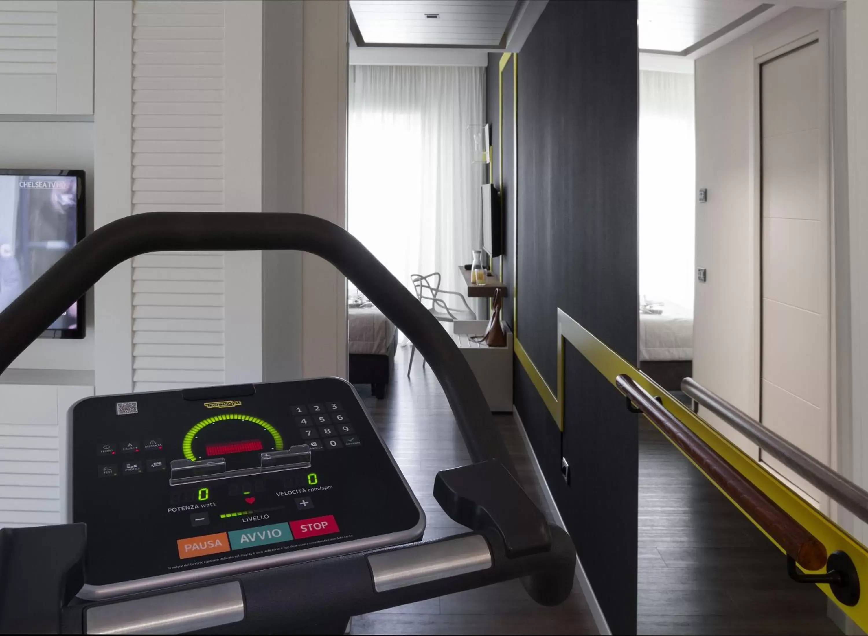 TV and multimedia, Fitness Center/Facilities in Litoraneo Suite Hotel