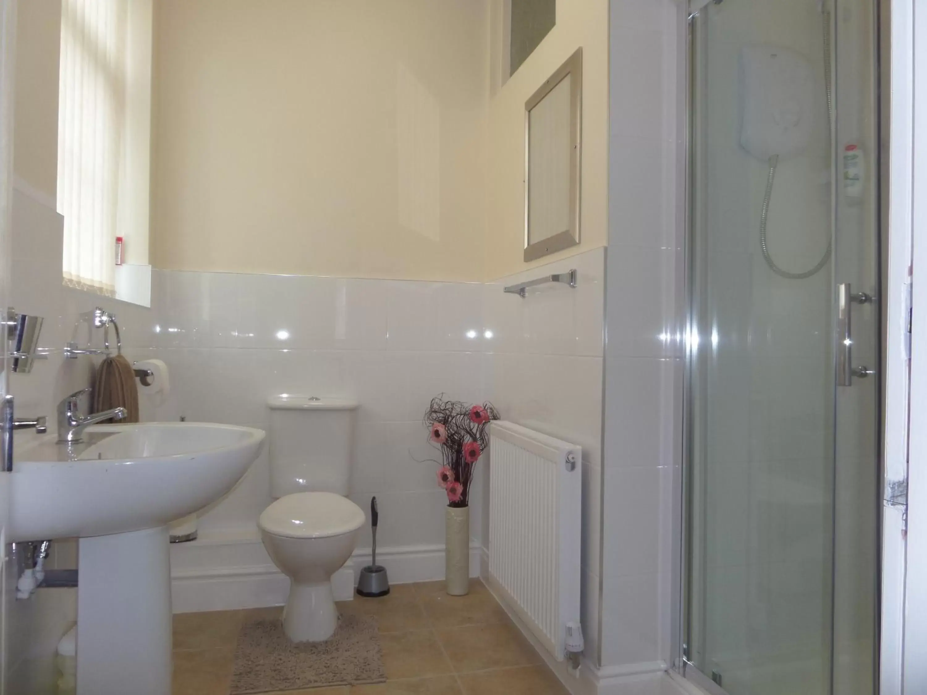 Bathroom in The Cabbage Hall Hotel